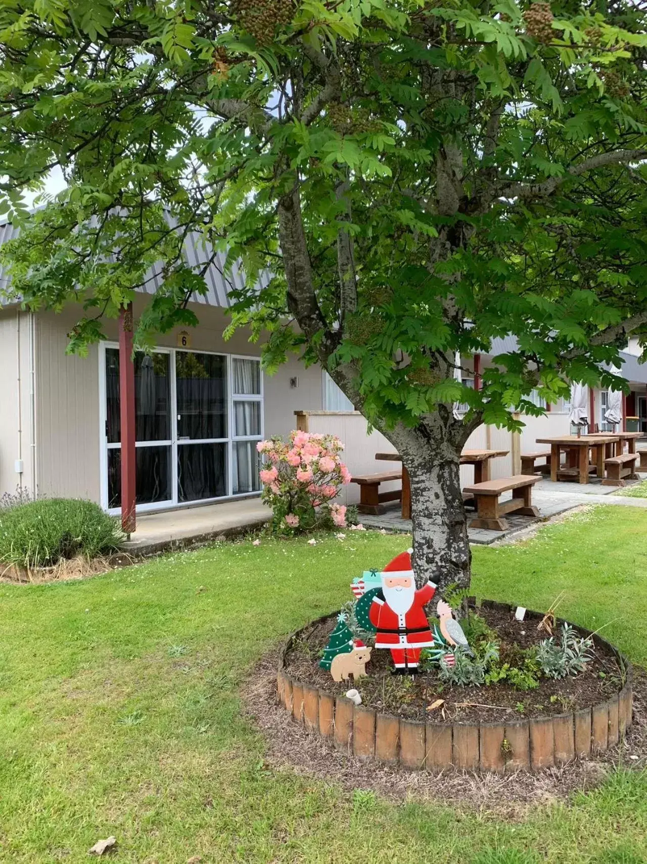 Garden in Amber Court Motel