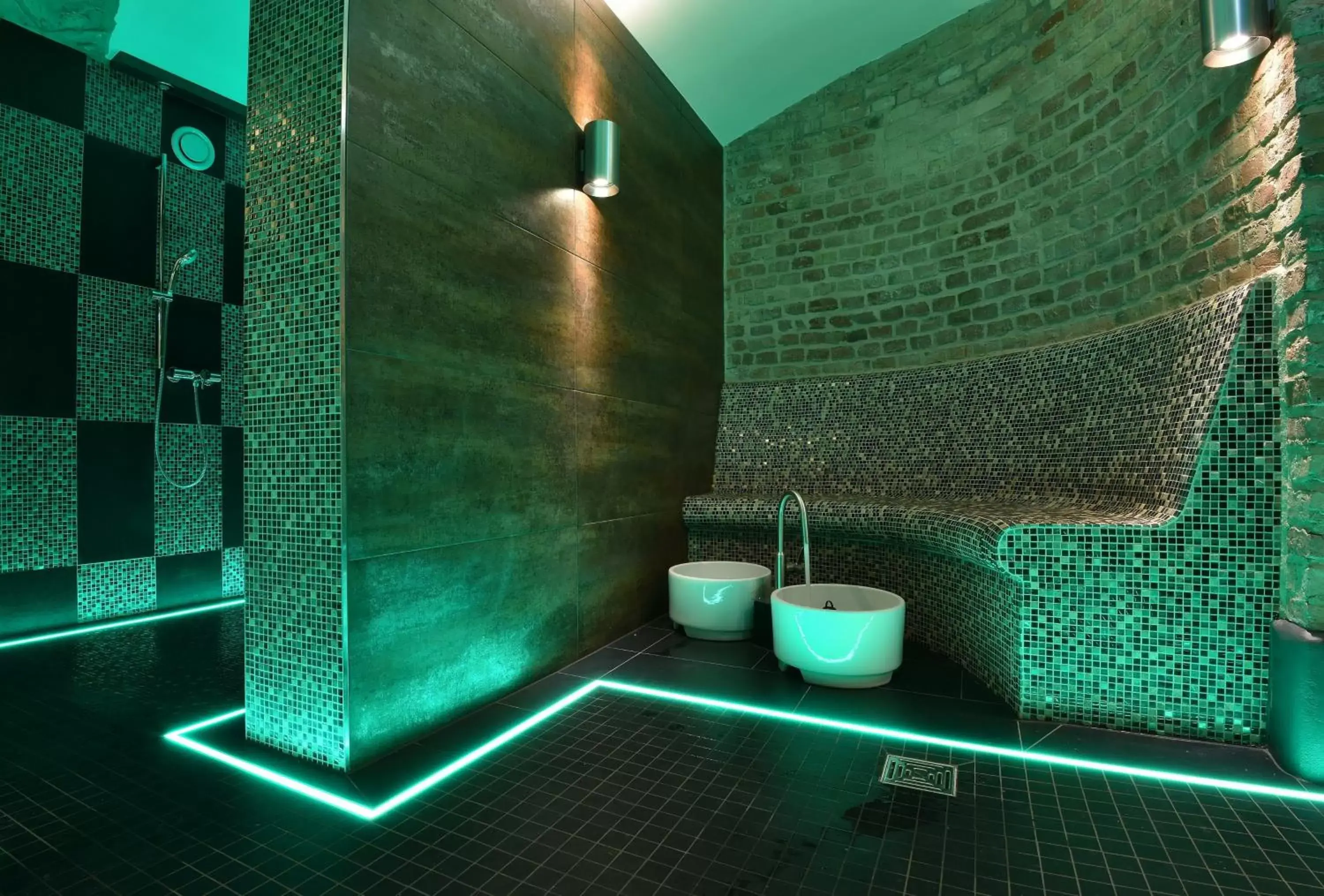 Spa and wellness centre/facilities, Bathroom in Myer's Hotel Berlin