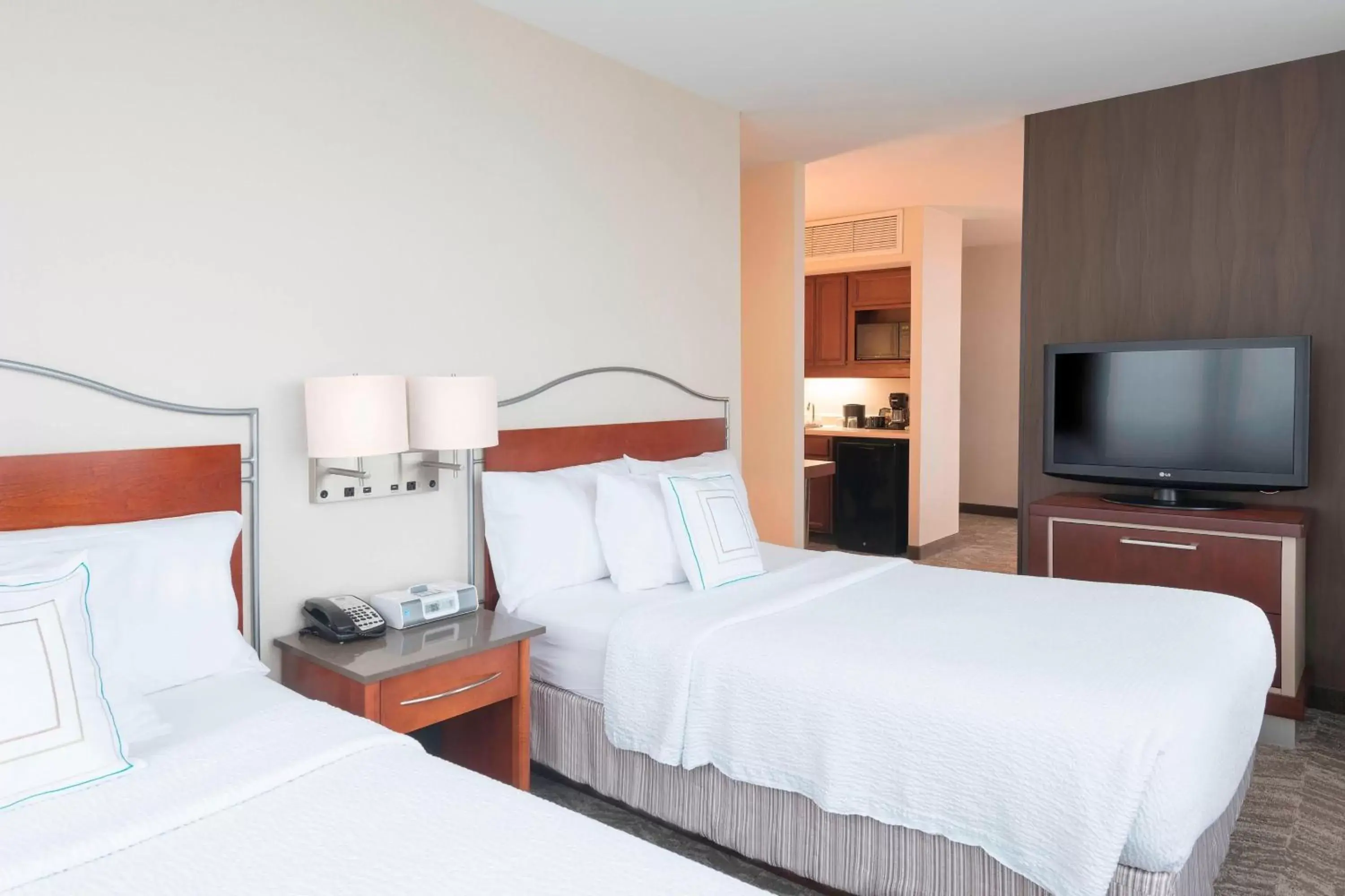 Photo of the whole room, Bed in SpringHill Suites by Marriott Chicago O'Hare