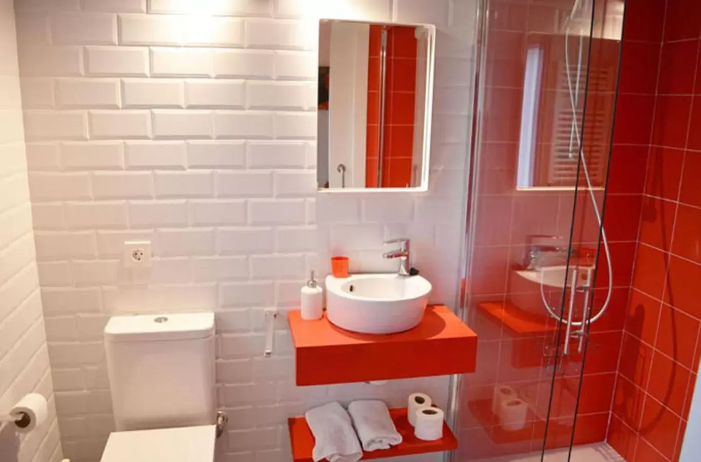 Shower, Bathroom in Casa Rural Txokoetxe