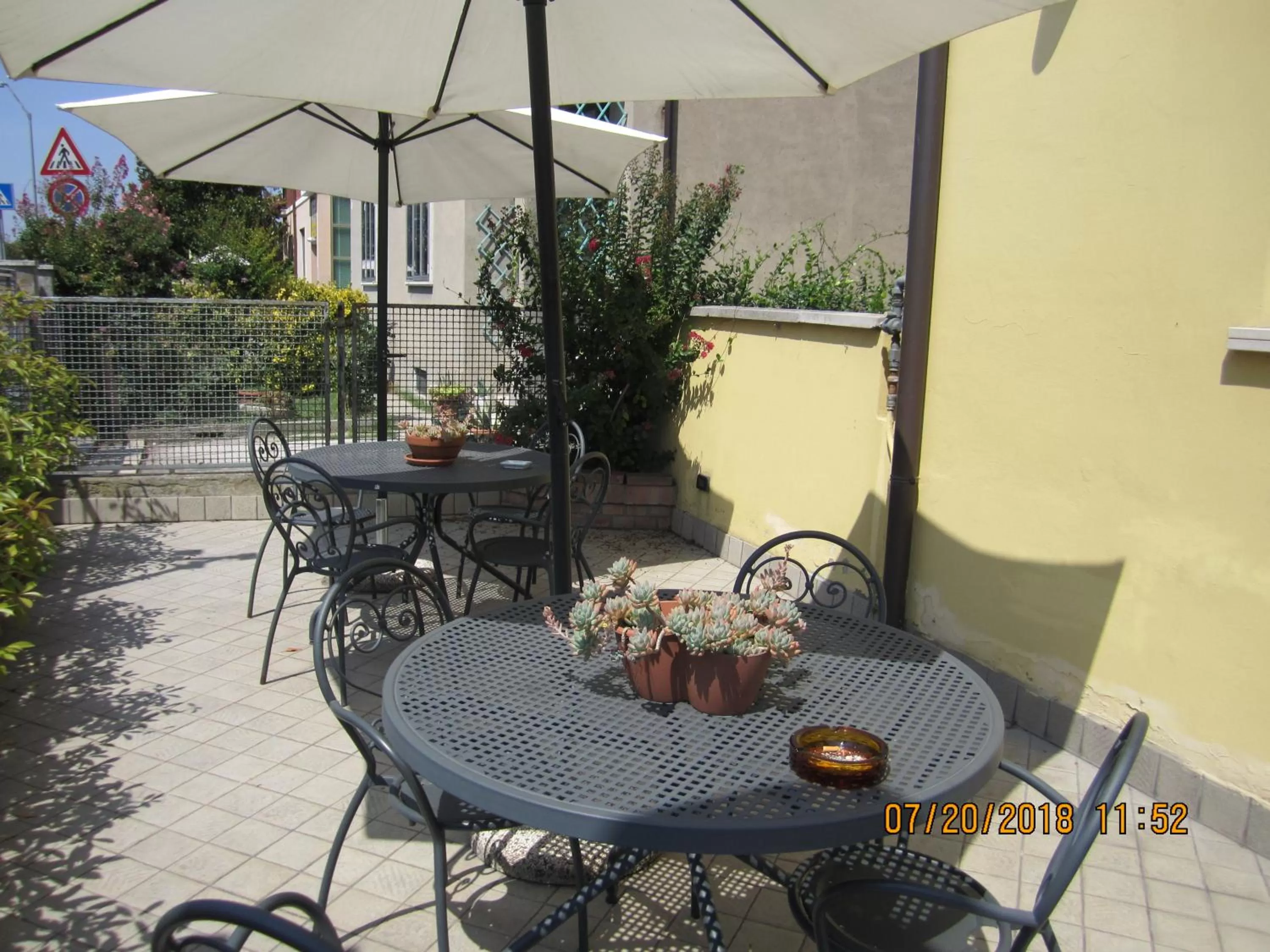 Area and facilities in Adelphi Room & Breakfast