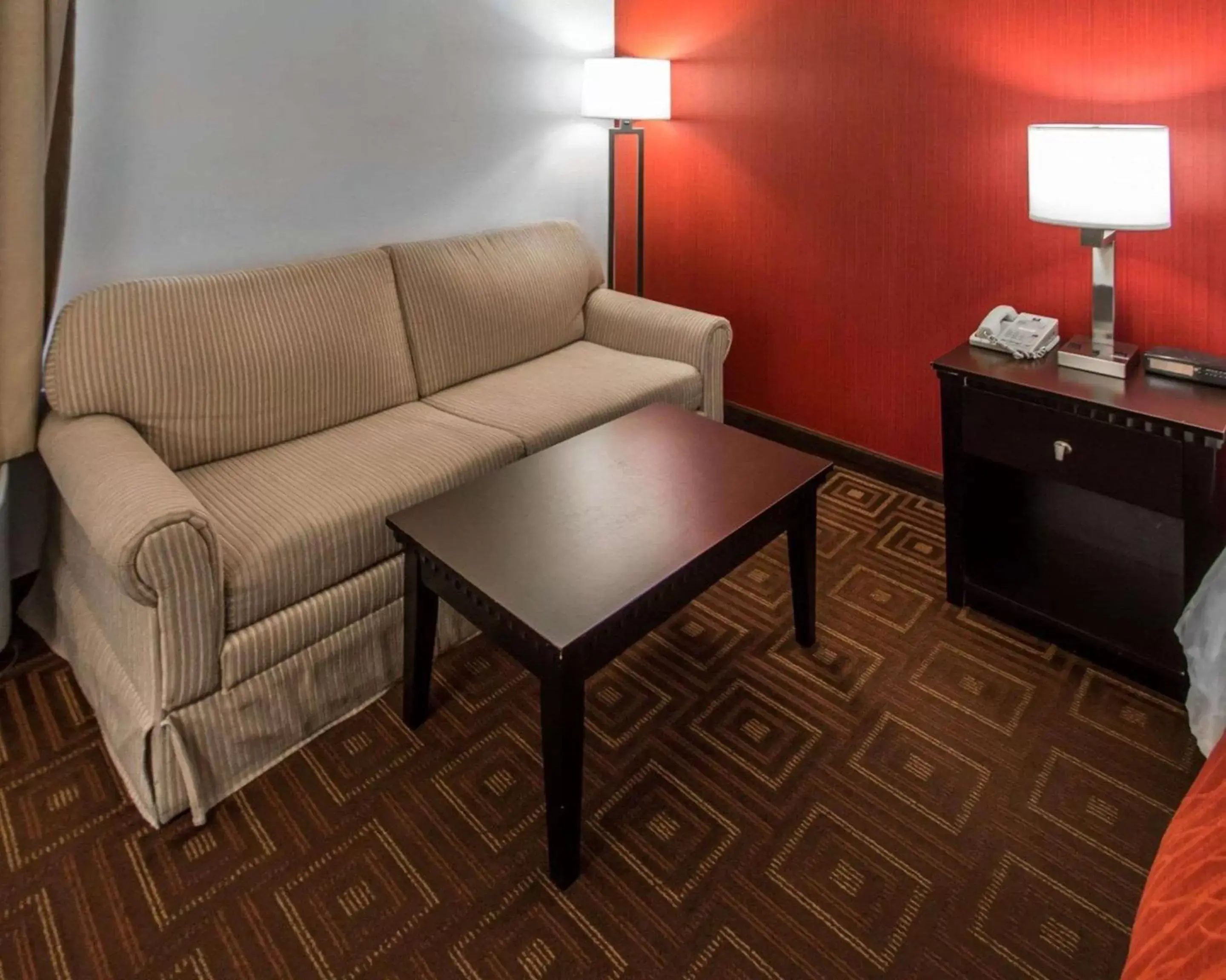 Photo of the whole room, Seating Area in Quality Inn & Suites NJ State Capital Area