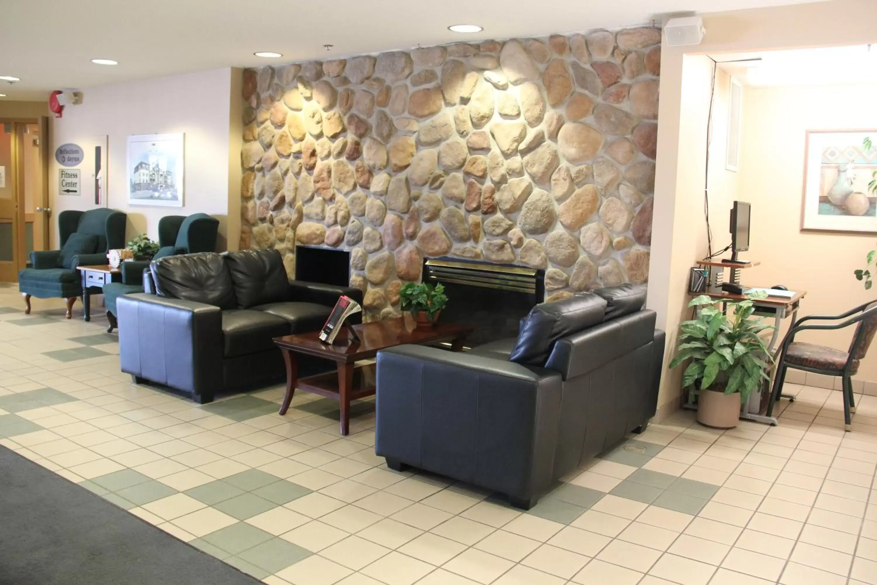 Lobby or reception, Lobby/Reception in Travelodge by Wyndham Lacombe