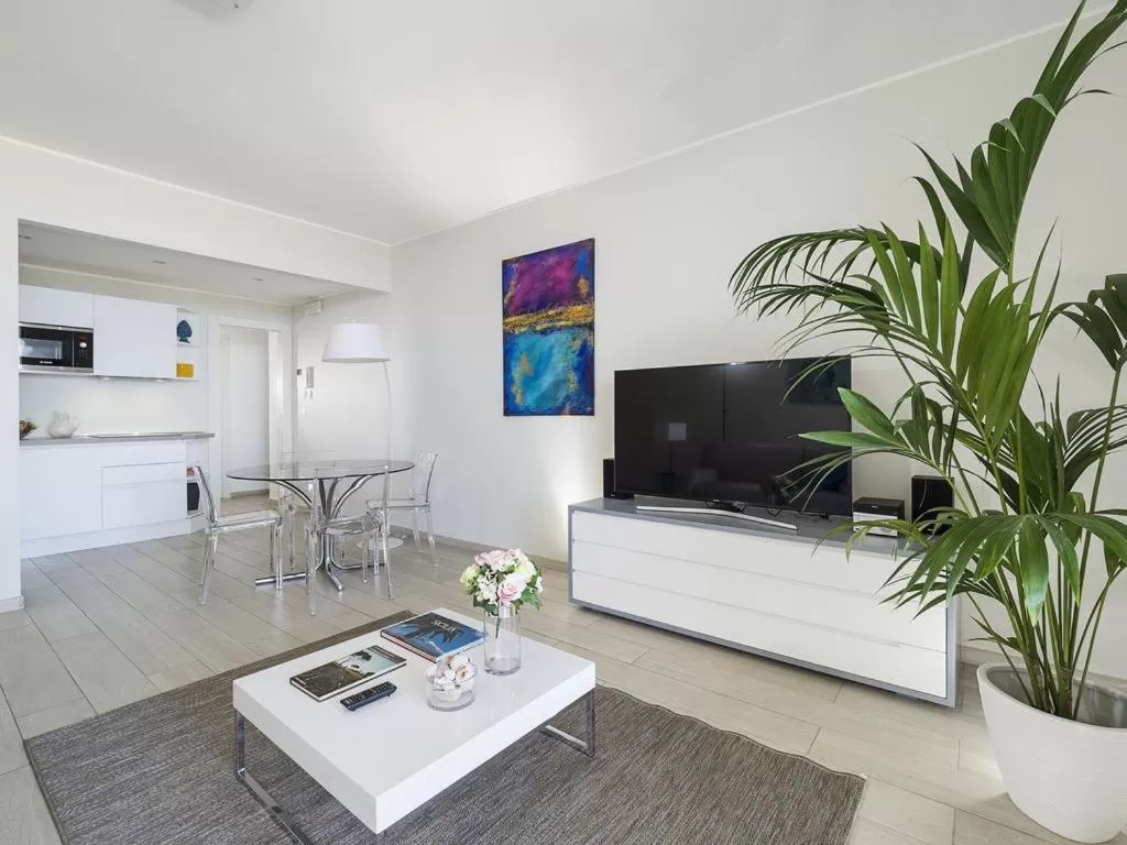 TV and multimedia in Isola Bella Infinity Suites