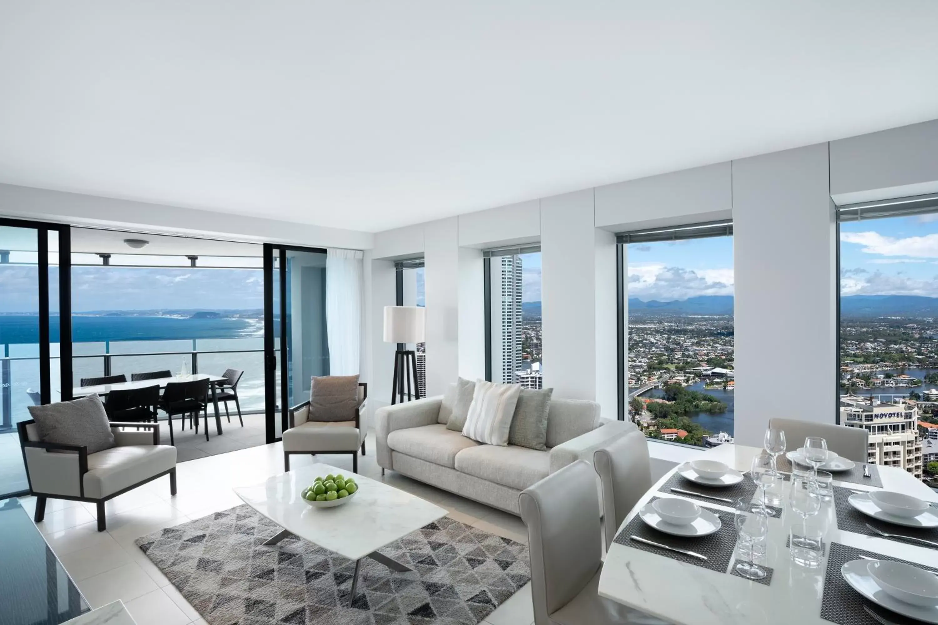 Three-Bedroom Apartment - Sky View in Peppers Soul Surfers Paradise Three-Bedroom Apartment - Sky View in Peppers Soul Surfers Paradise