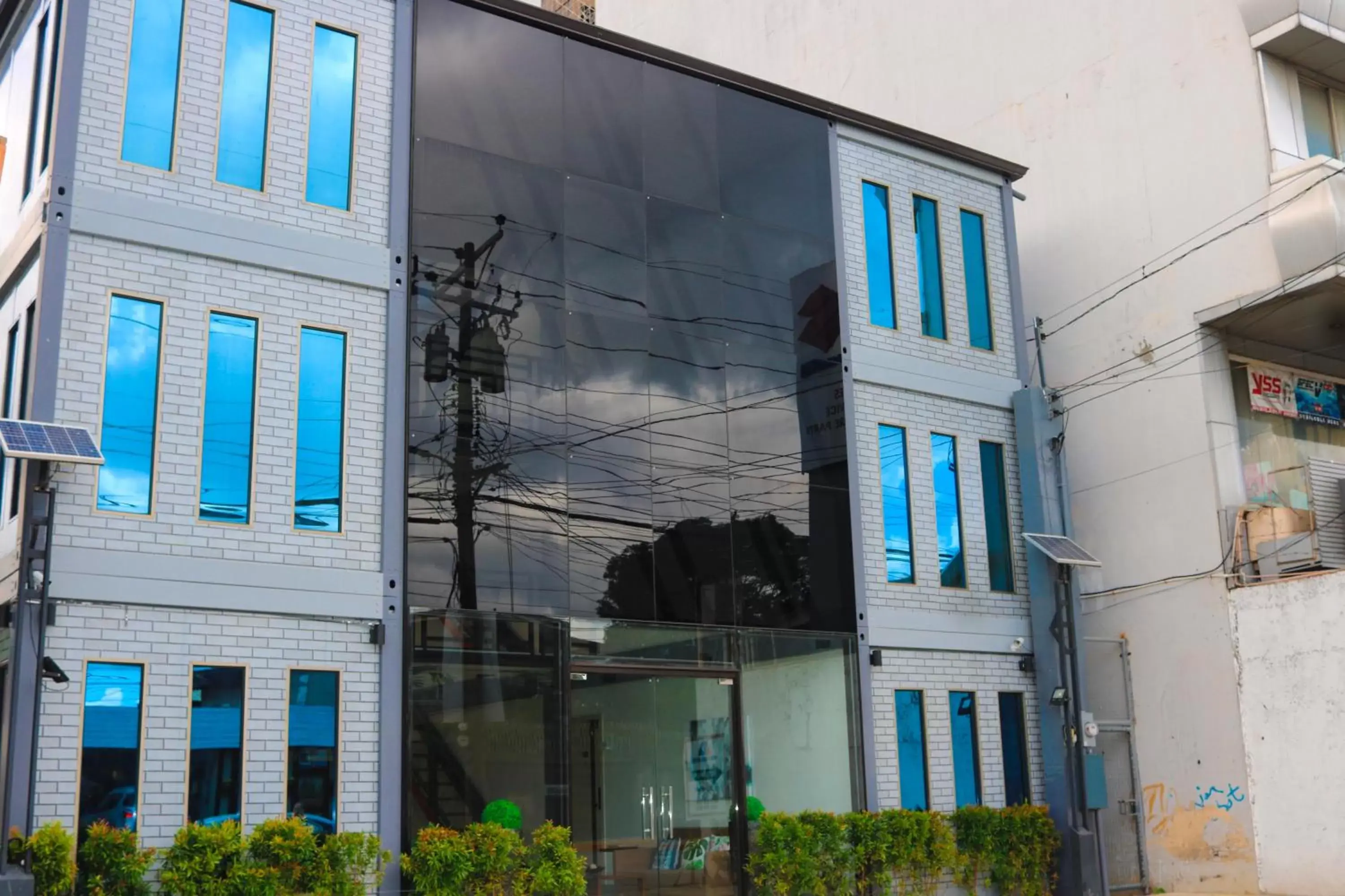 Facade/entrance, Property Building in RedDoorz Plus @ AS Fortuna Cebu