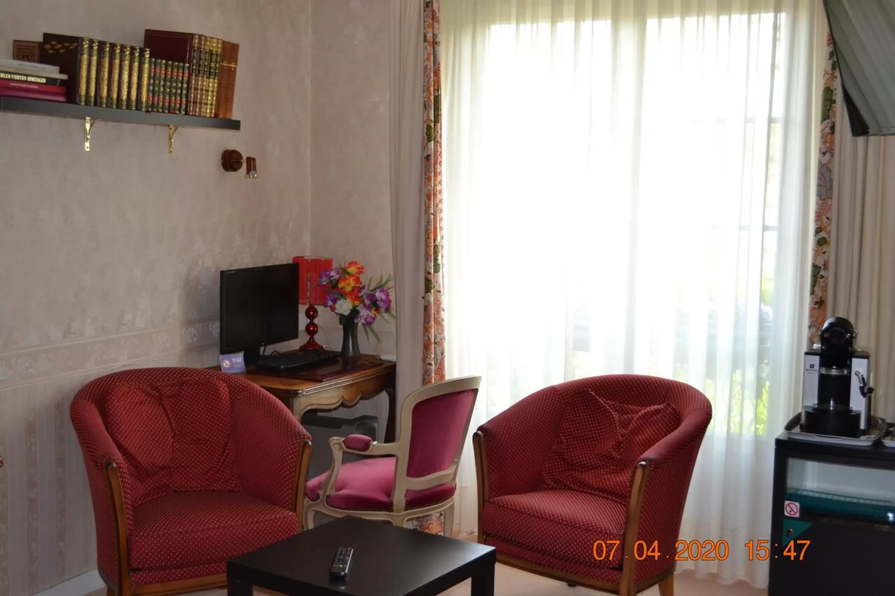 Seating Area in Hôtel Le Castel