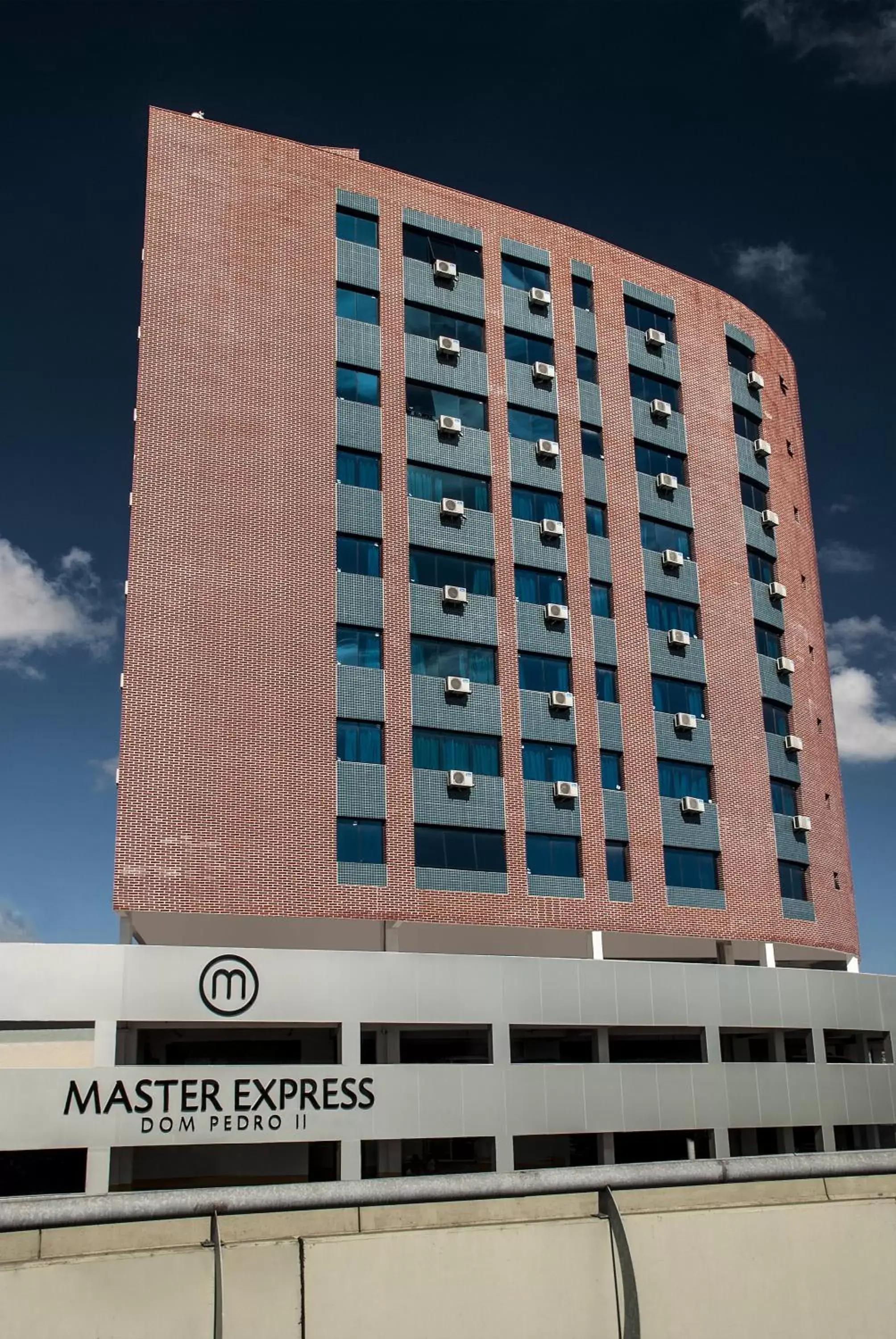 Facade/entrance in Master Express Dom Pedro II - próximo ao Consulado Americano e Aeroporto Facade/entrance in Master Express Dom Pedro II - próximo ao Consulado Americano e Aeroporto