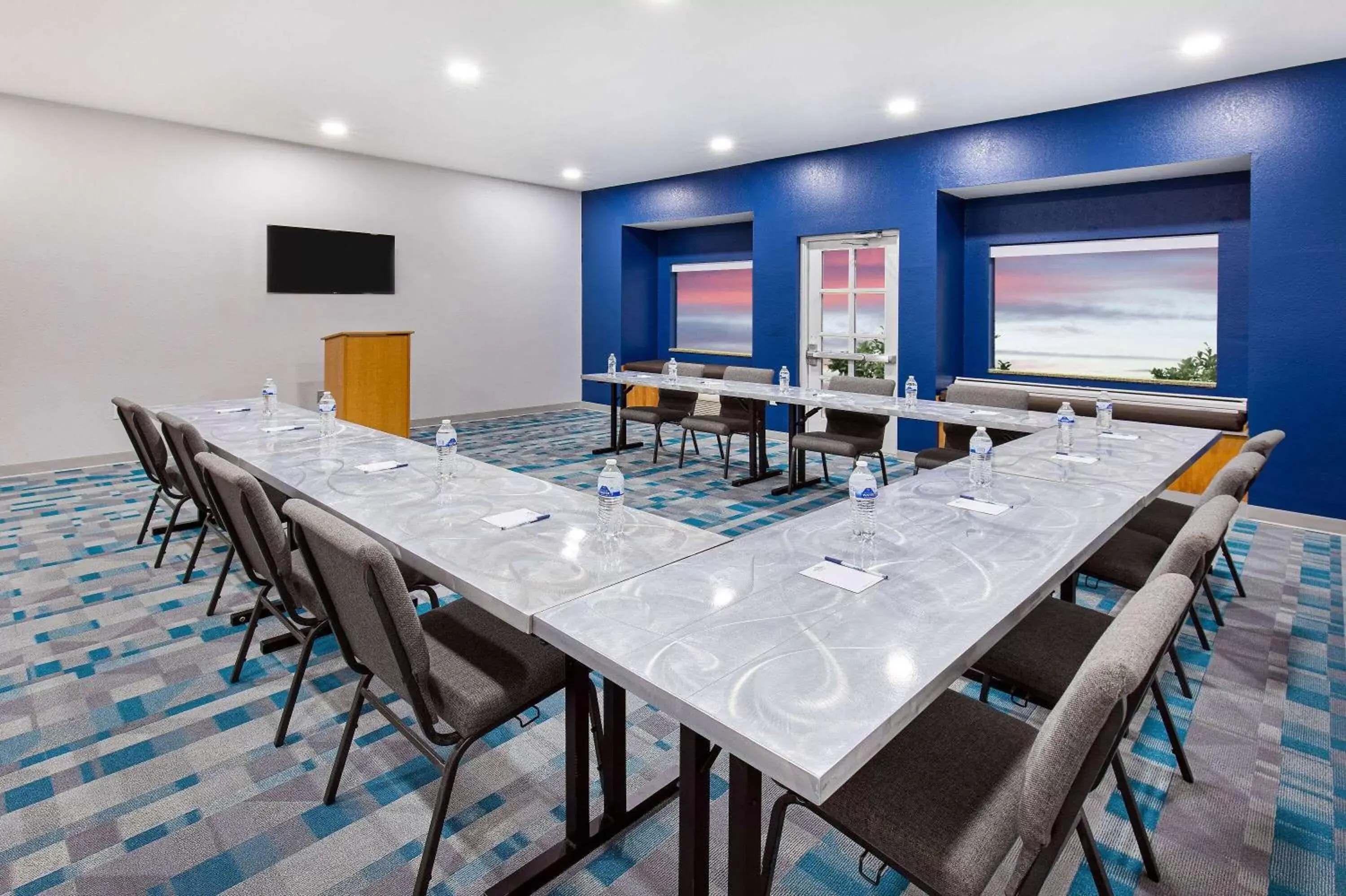 Meeting/conference room in Microtel Inn and Suites by Wyndham