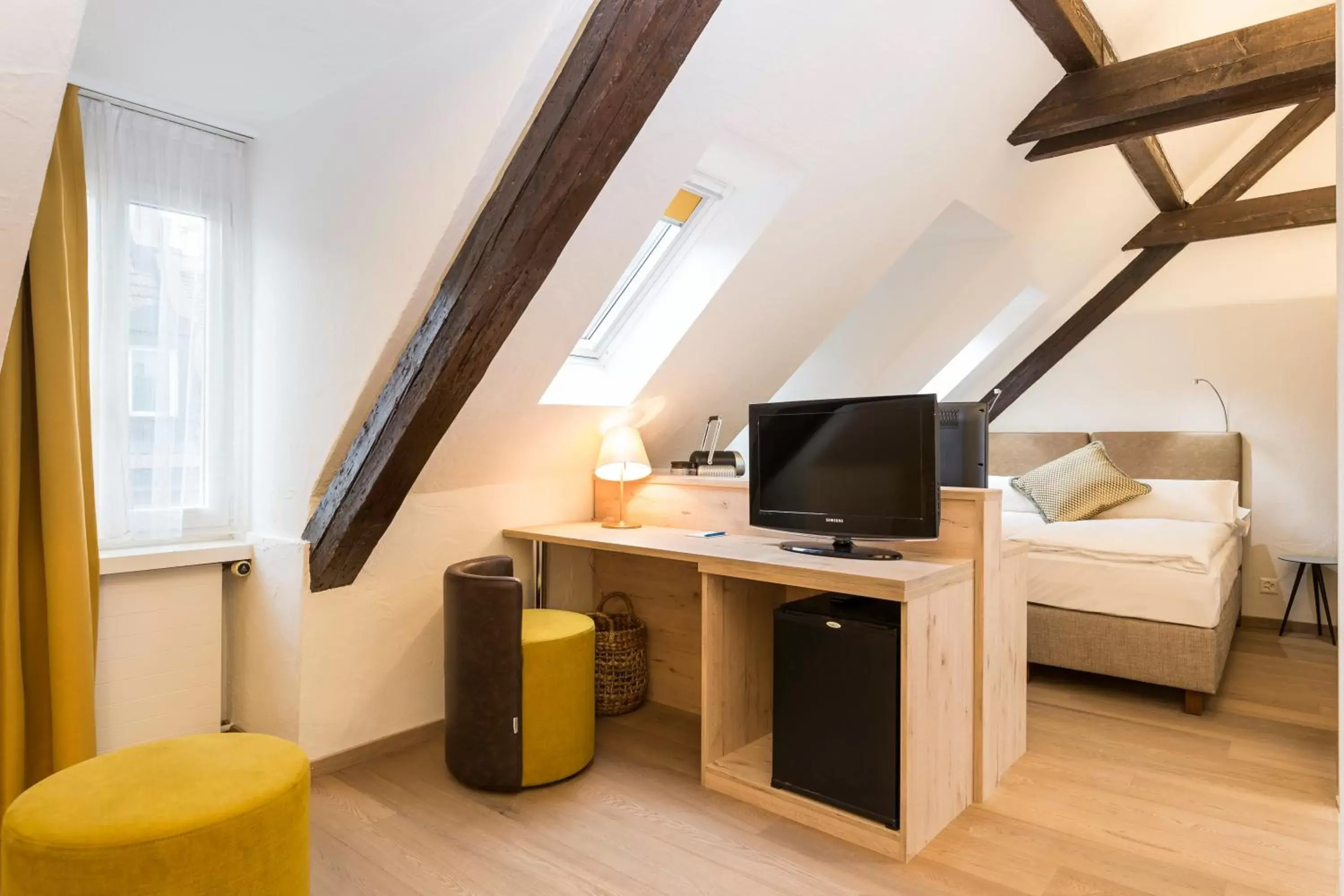 TV and multimedia, TV/Entertainment Center in Hotel Platzhirsch