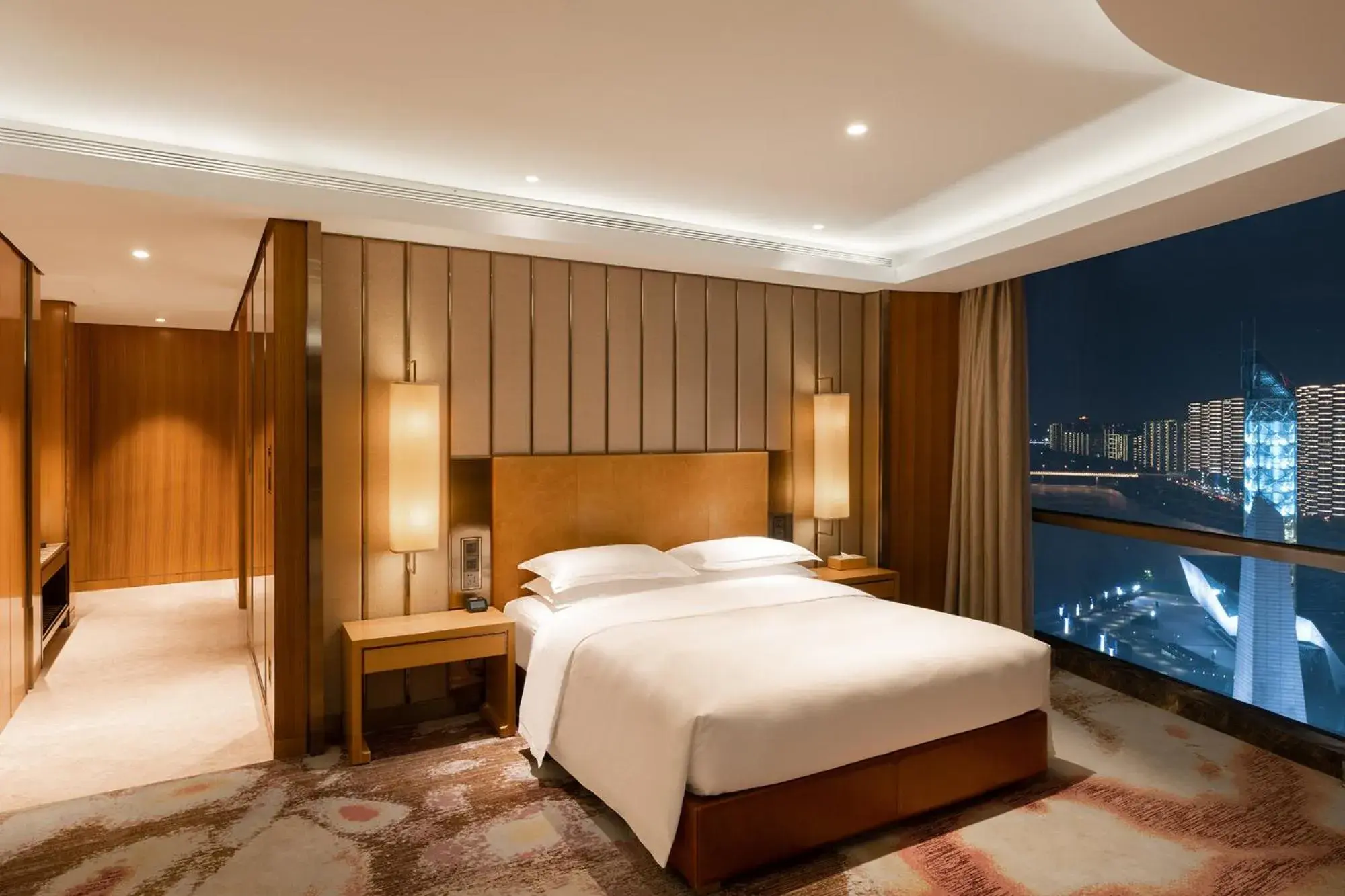 Bed in InterContinental Changsha, an IHG Hotel