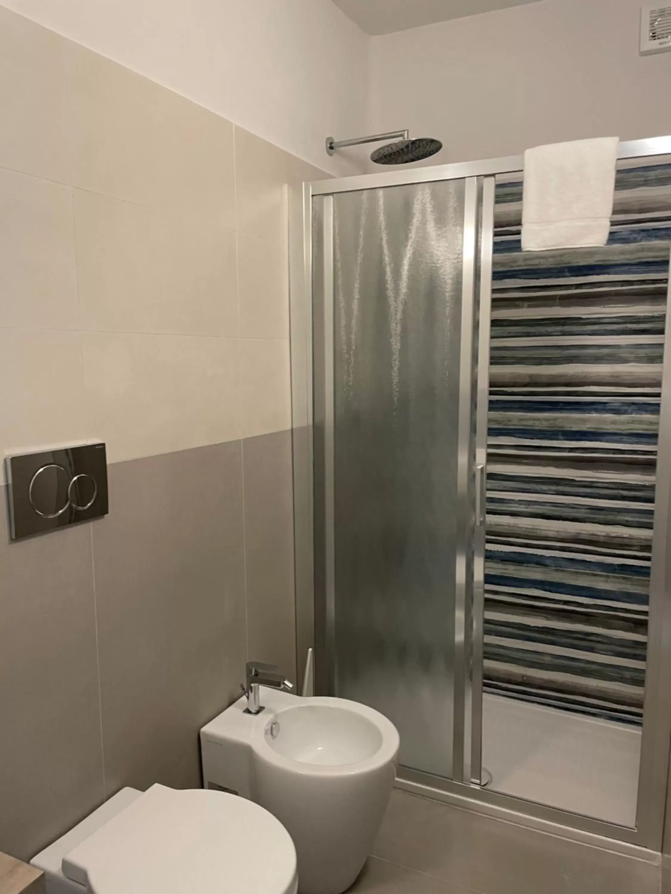 Bathroom in Guerrini Hotel