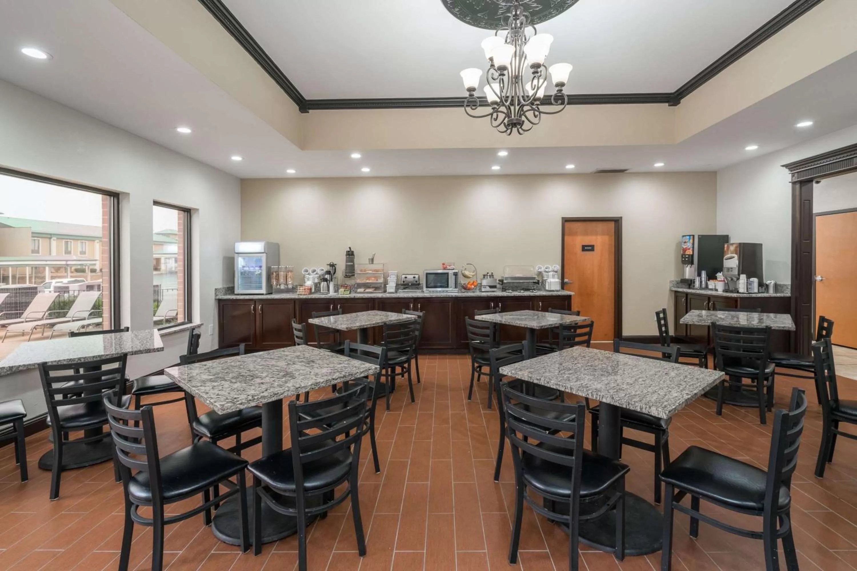 Restaurant/places to eat in Wingate by Wyndham Bowling Green