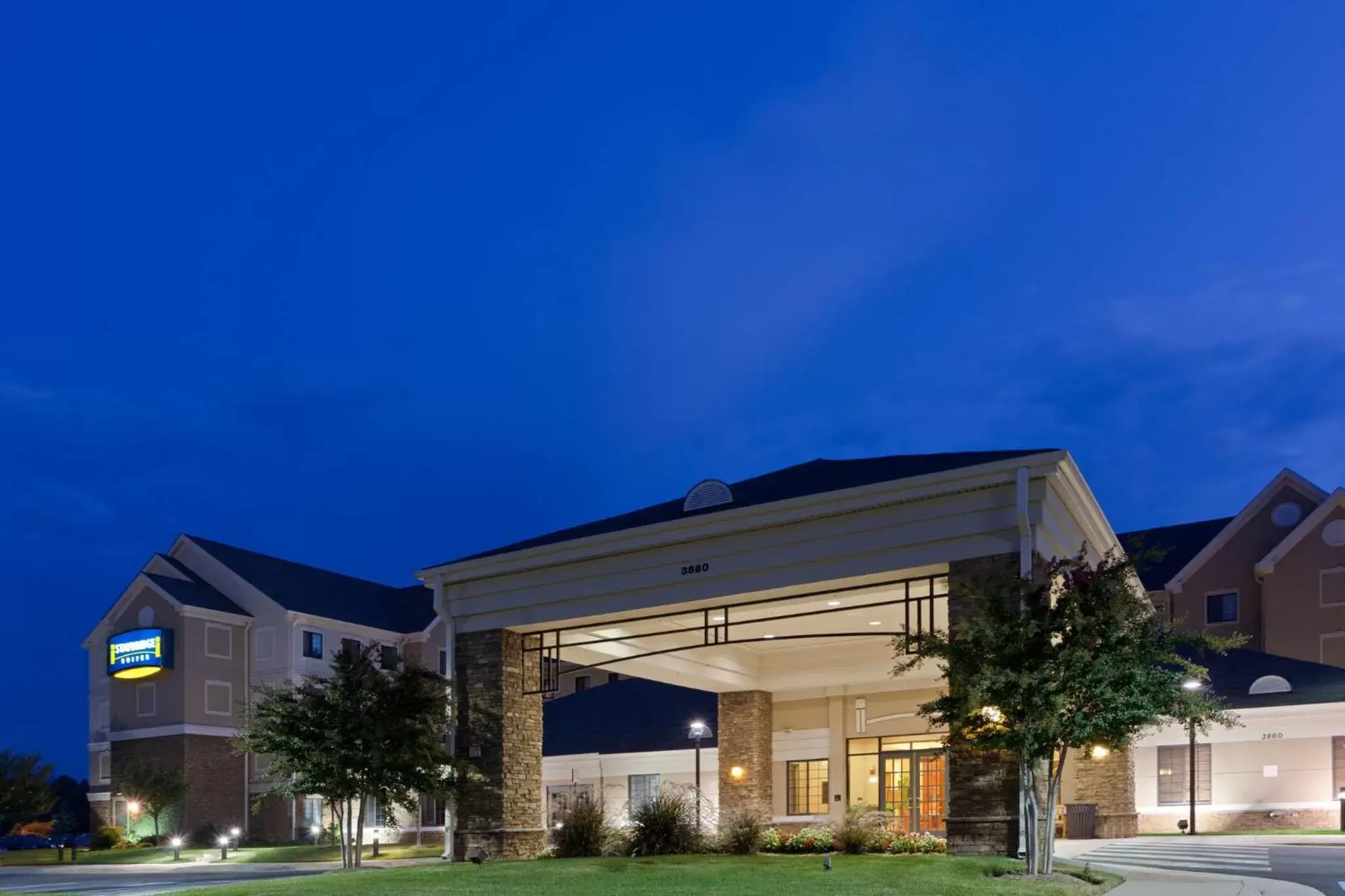 Property Building in Staybridge Suites Chantilly Dulles Airport, an IHG Hotel