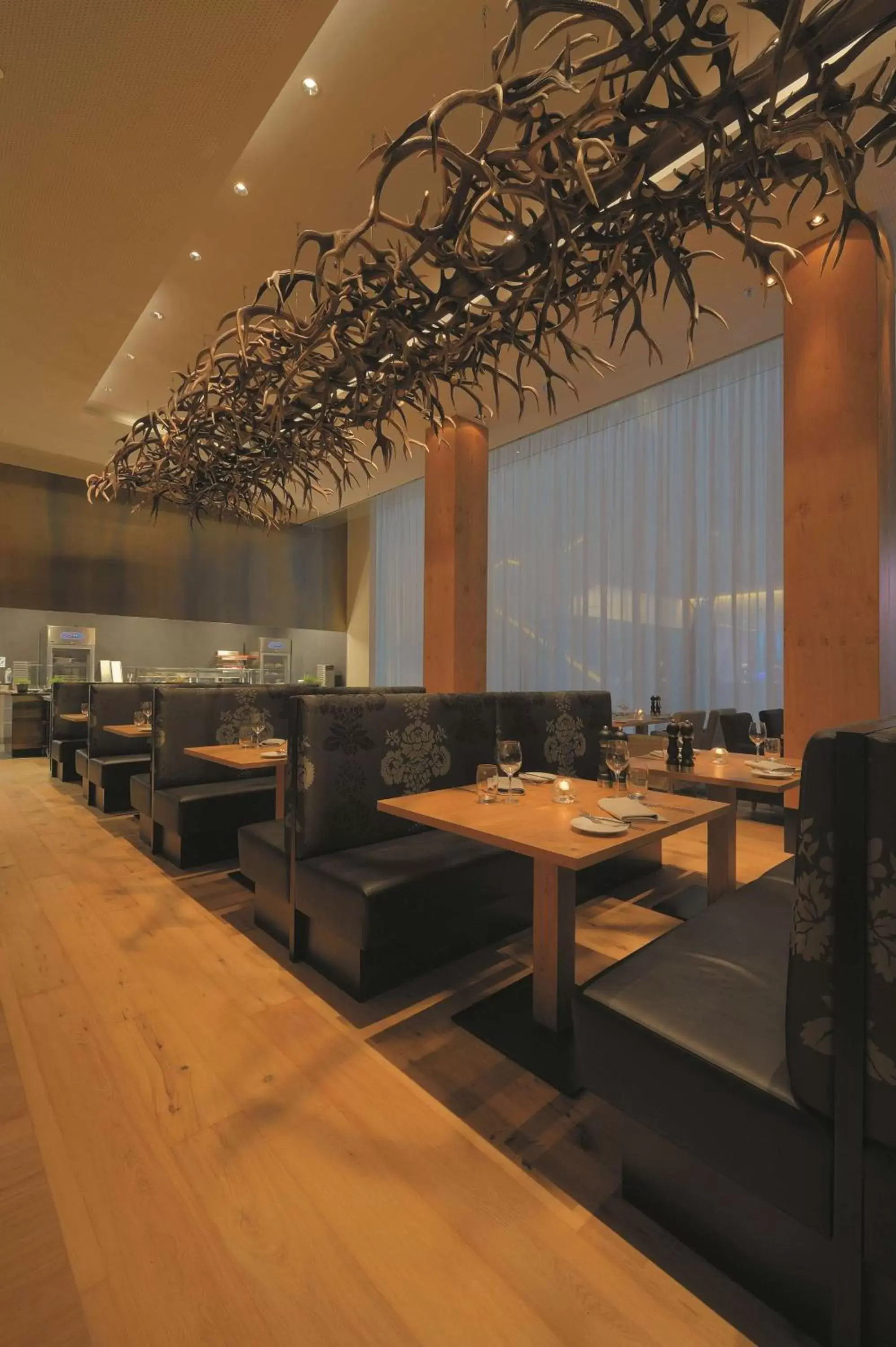 Restaurant/Places to Eat in Radisson Blu Hotel Zurich Airport