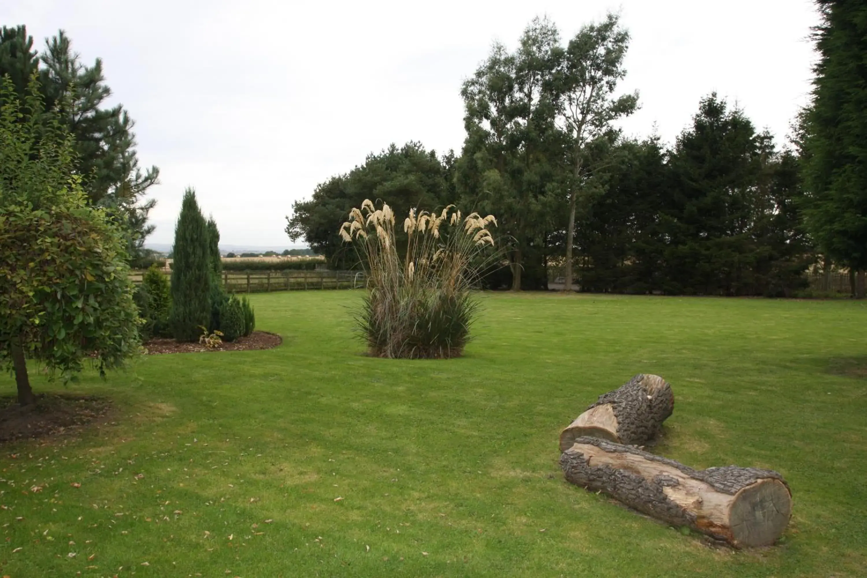 Garden in Cottage Lea's Country Hotel & Restaurant