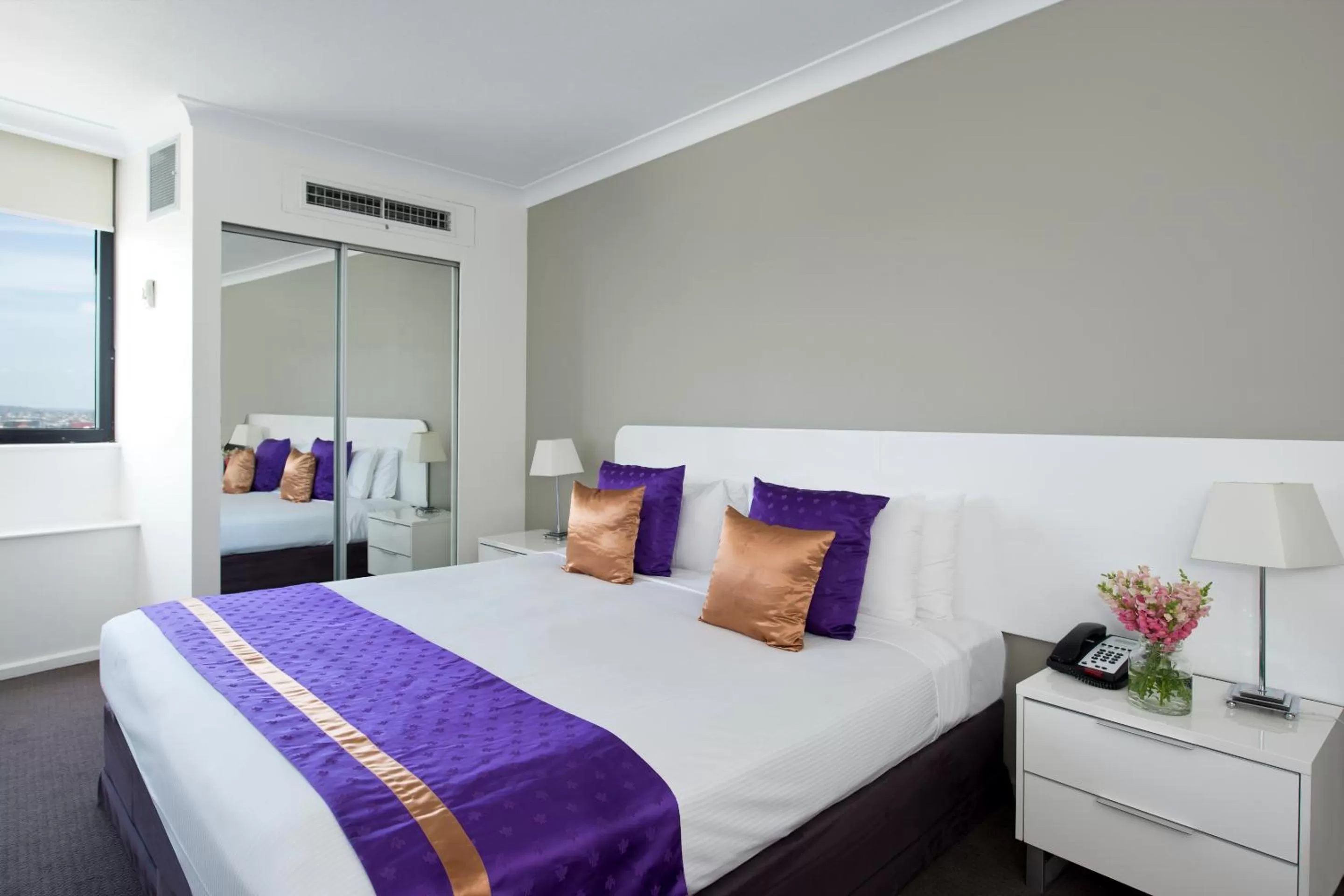 Photo of the whole room, Bed in Park Regis North Quay