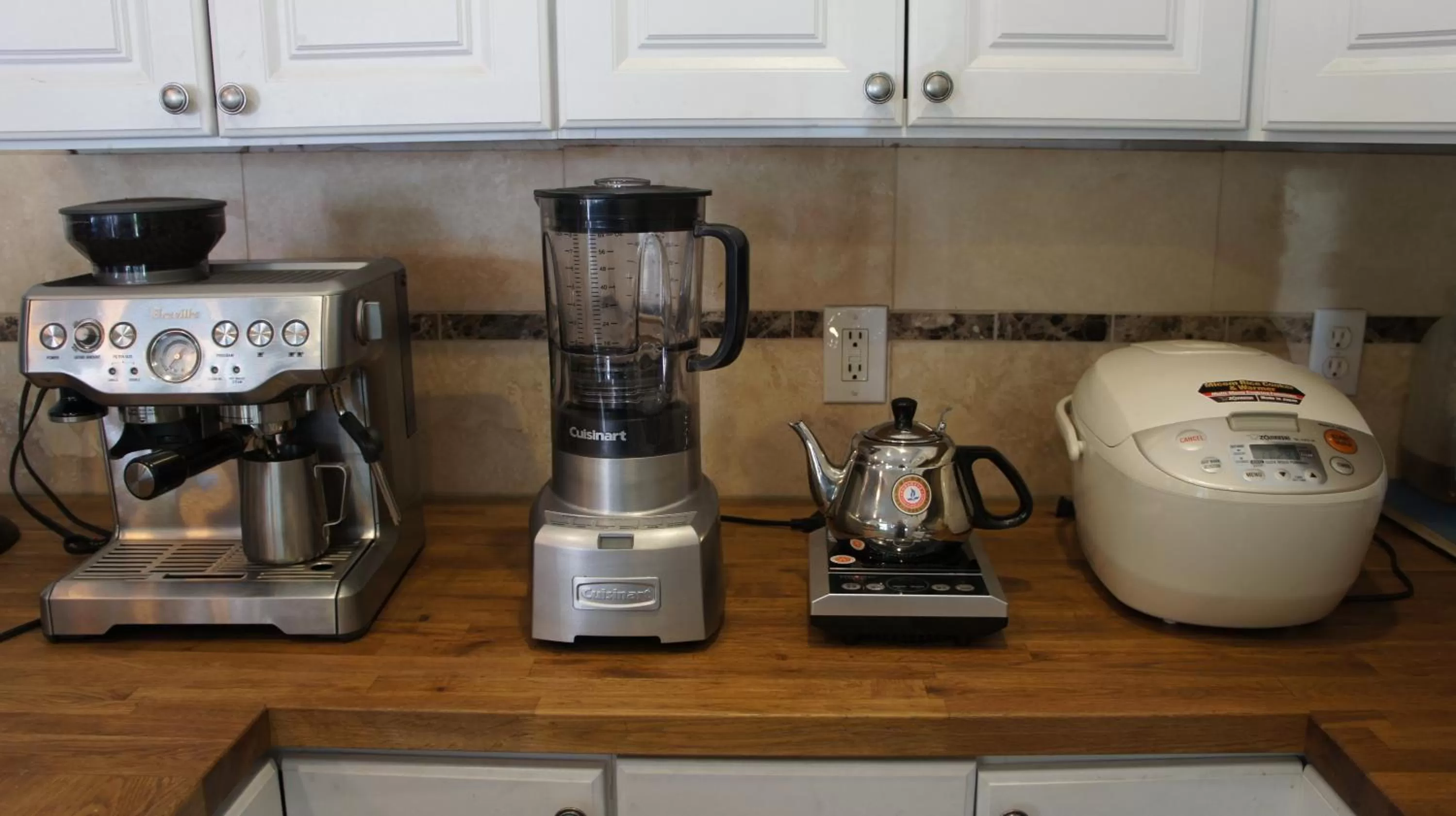Communal kitchen, Coffee/Tea Facilities in Paradice Motel