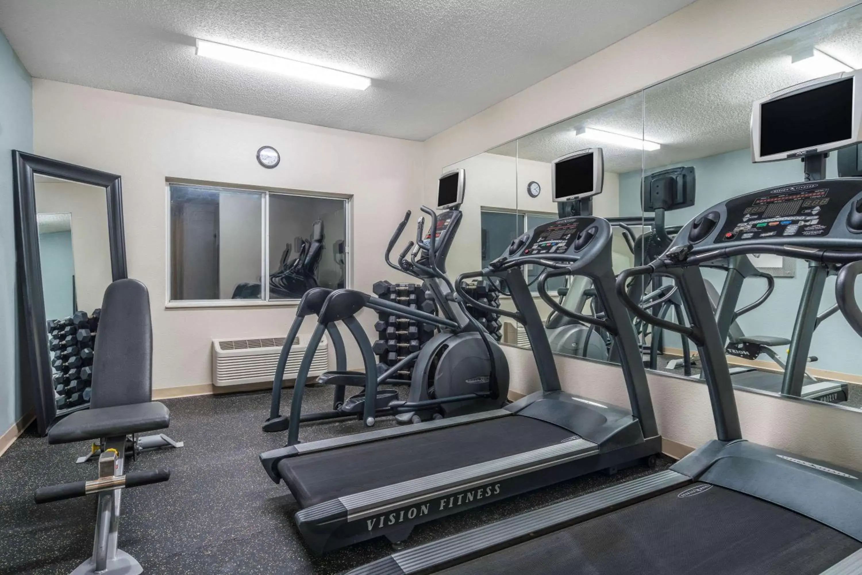 Fitness centre/facilities, Fitness Center/Facilities in AmericInn by Wyndham Duluth