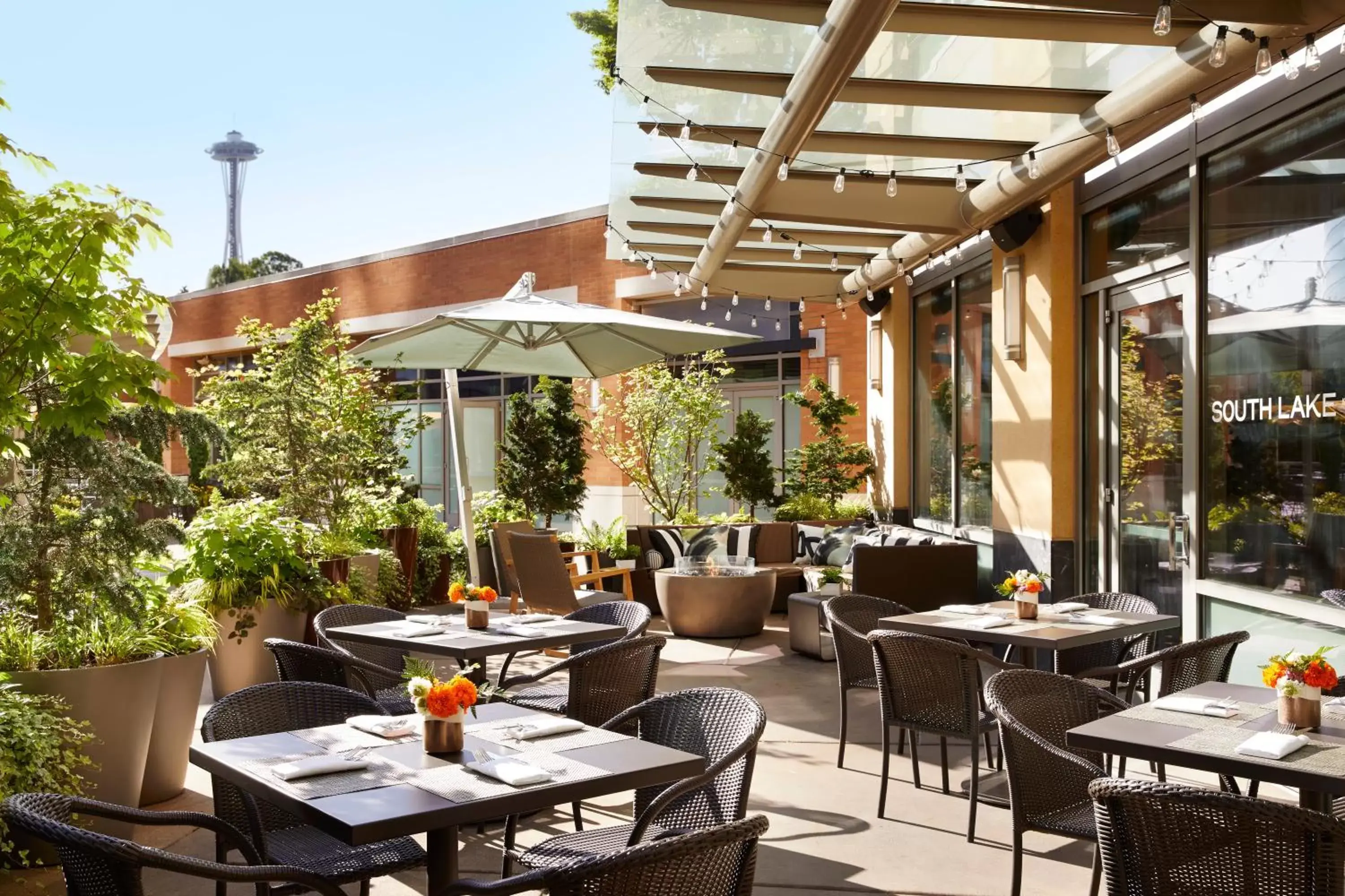 Patio, Restaurant/Places to Eat in Pan Pacific Seattle