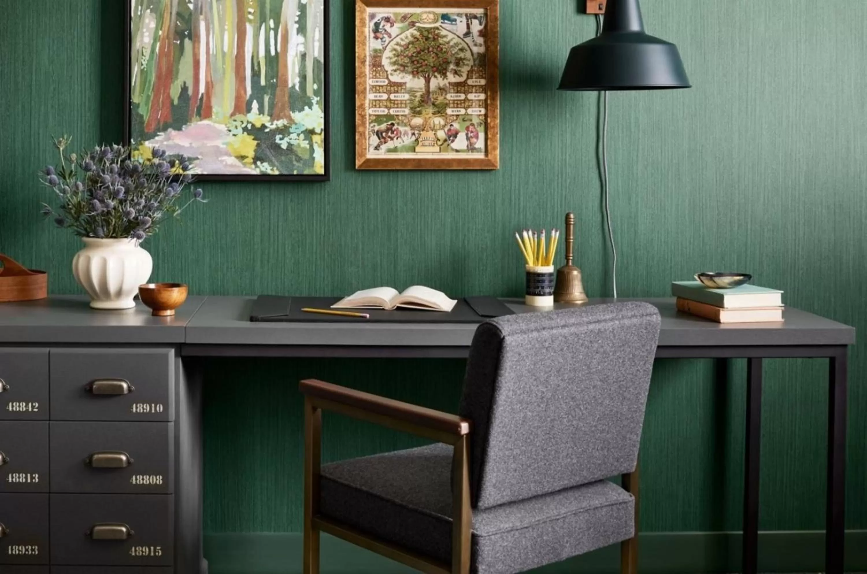 Seating area in Graduate by Hilton East Lansing