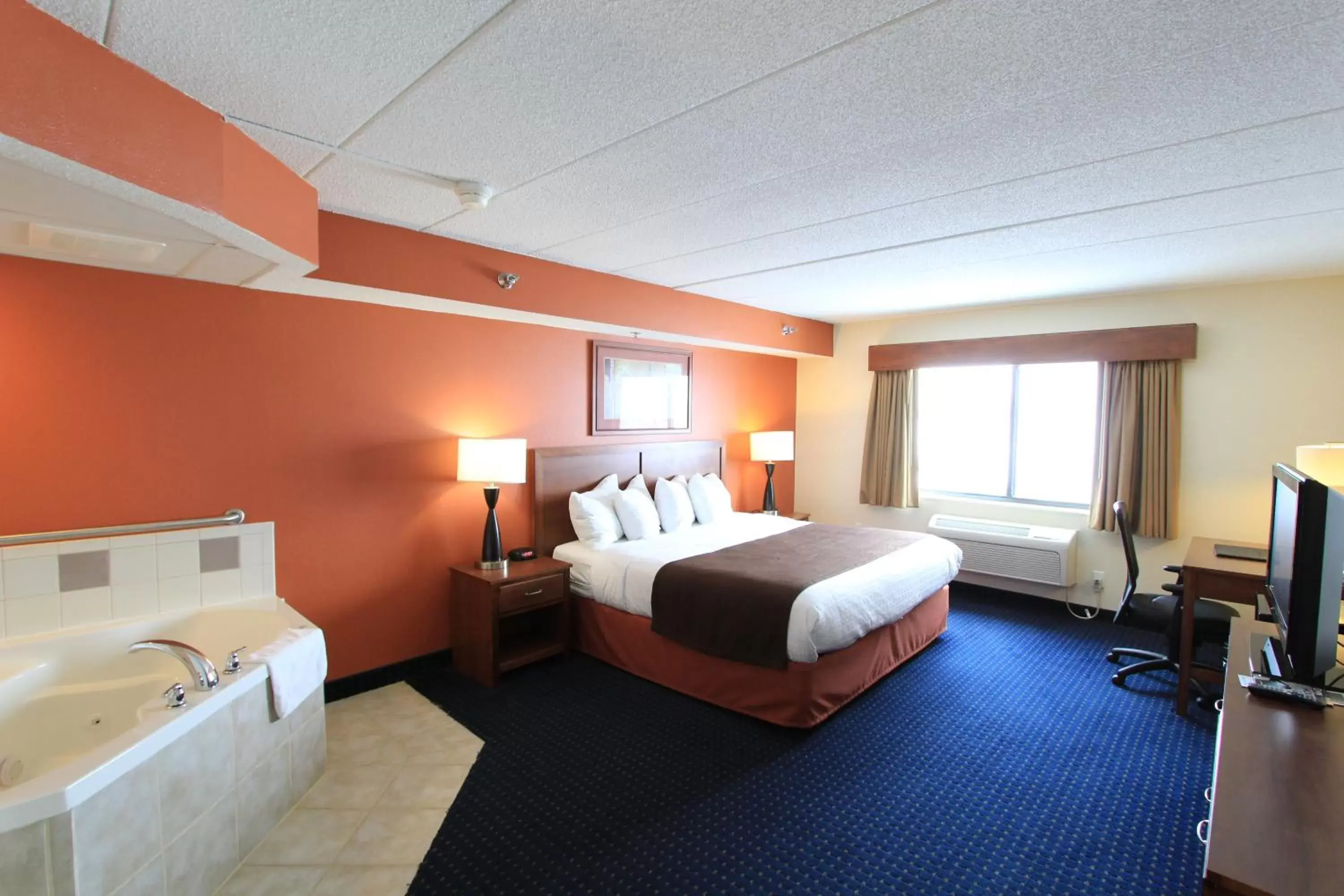 Photo of the whole room, Bed in AmericInn by Wyndham Cedar Rapids Airport