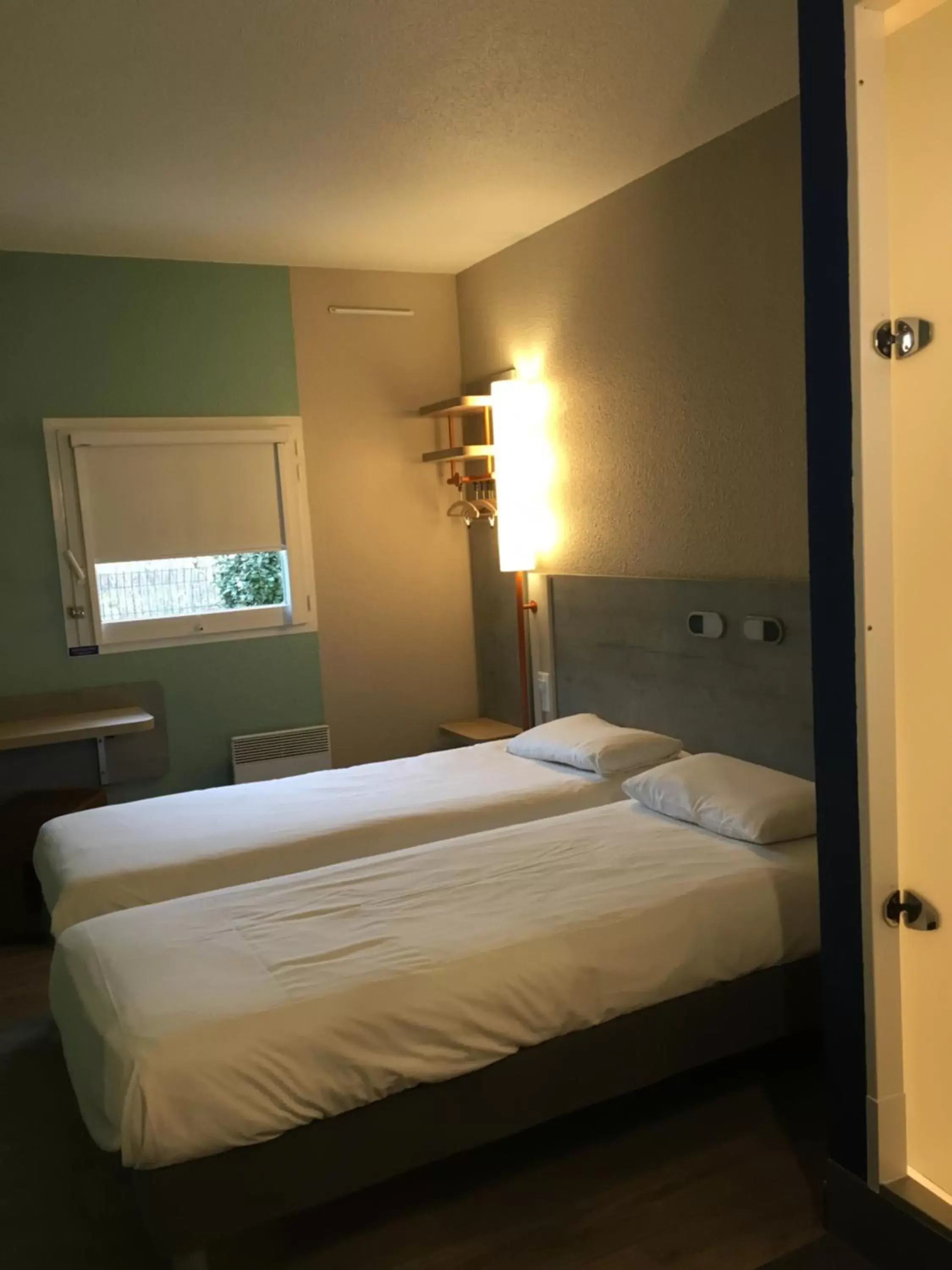 Bedroom, Bed in ibis budget Rochefort