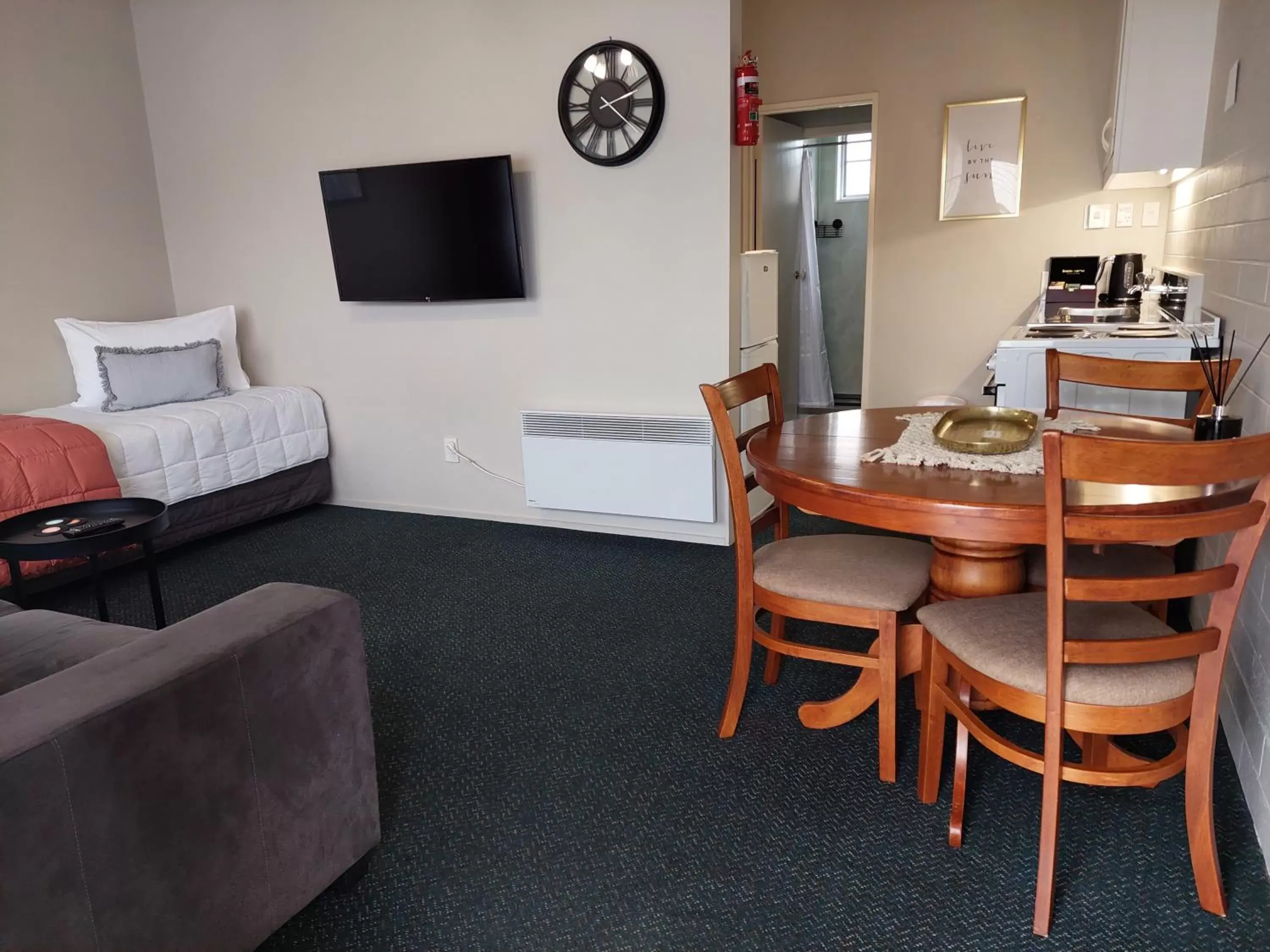 Kitchen or kitchenette, Dining Area in Colonial on Tay