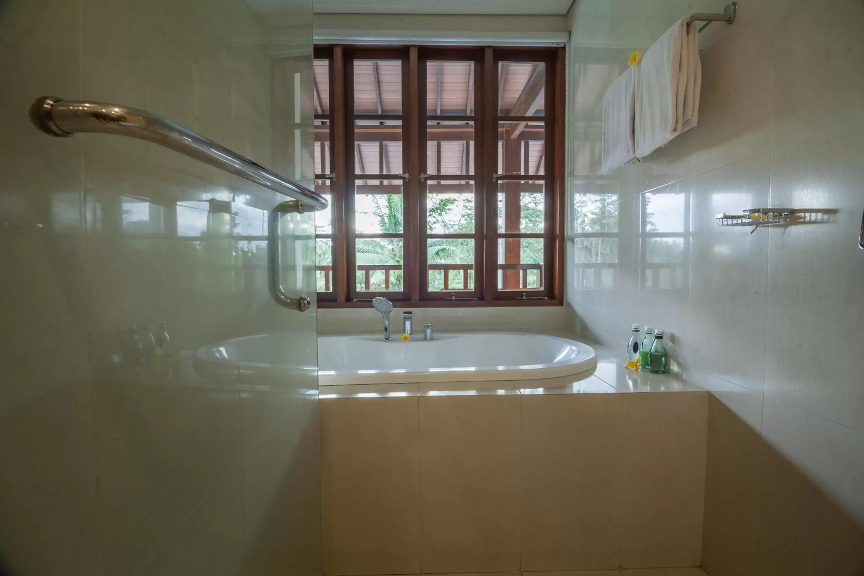 Hot Tub, Bathroom in River Sakti Ubud by Prasi