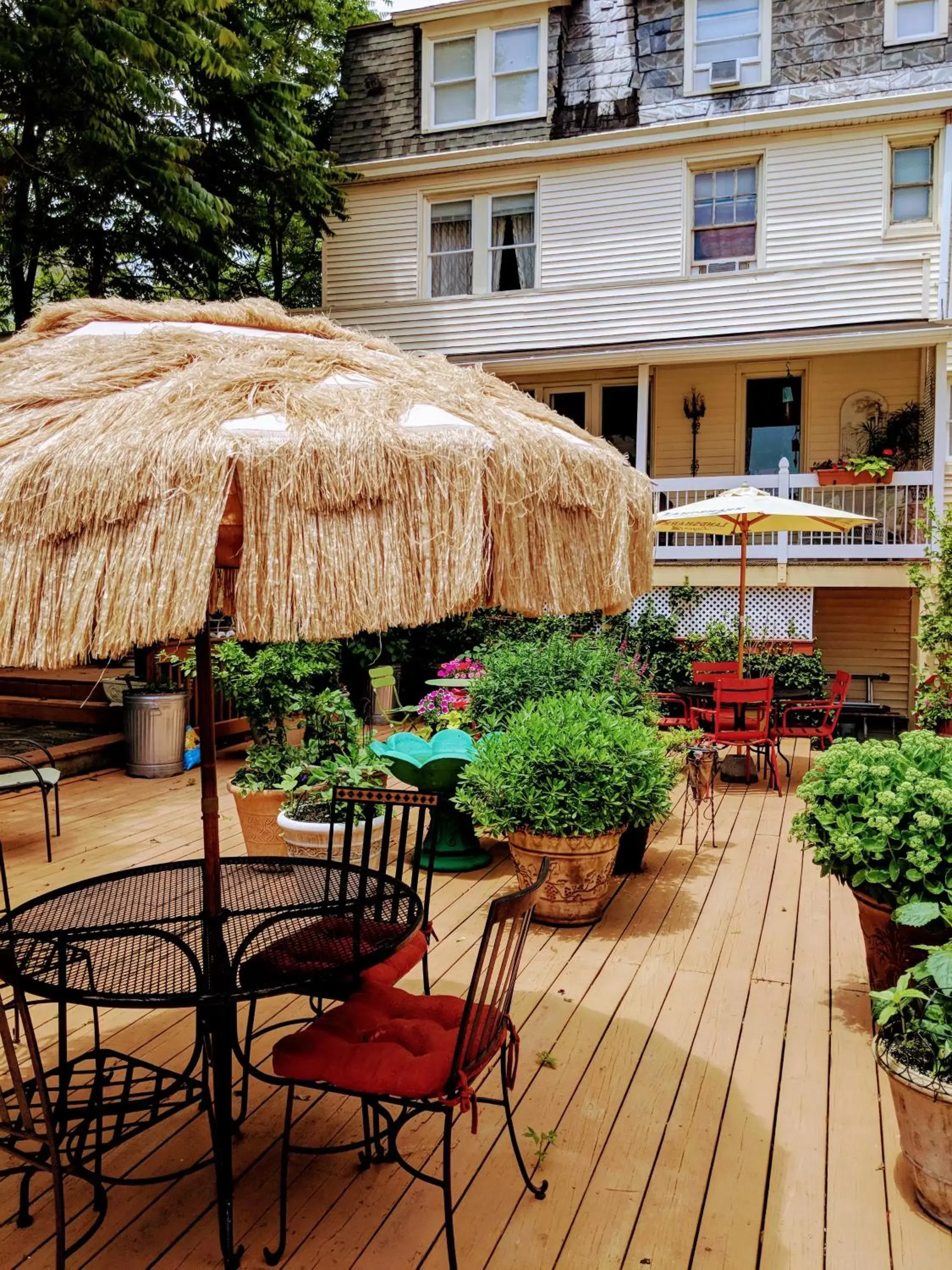 Patio in Chelsea Pub and Inn