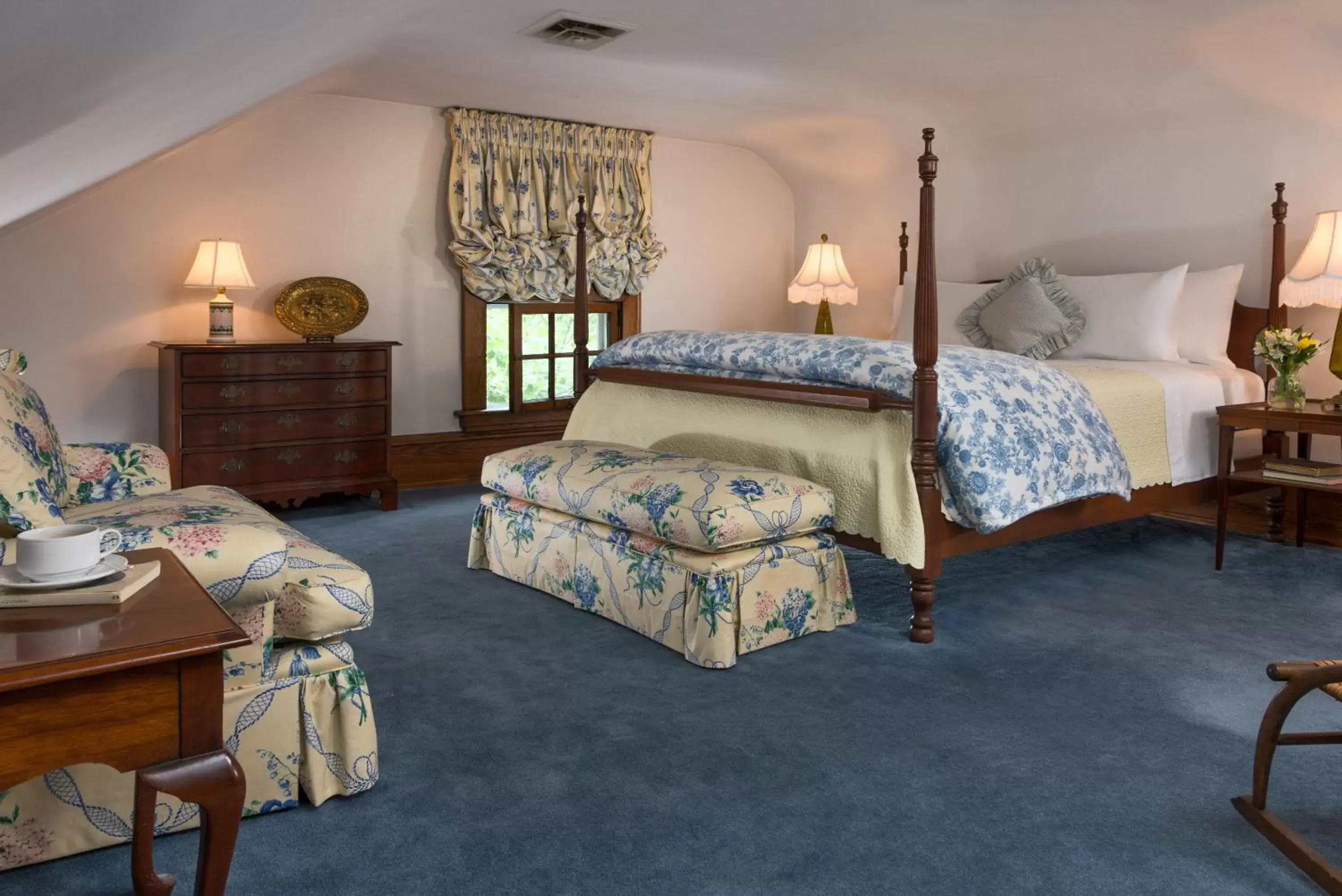 Bedroom, Bed in Mercersburg Inn