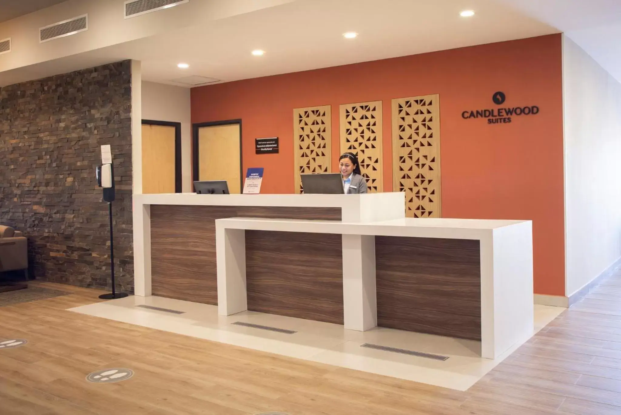 Property building, Lobby/Reception in Candlewood Suites - Guadalajara Galerias, an IHG Hotel