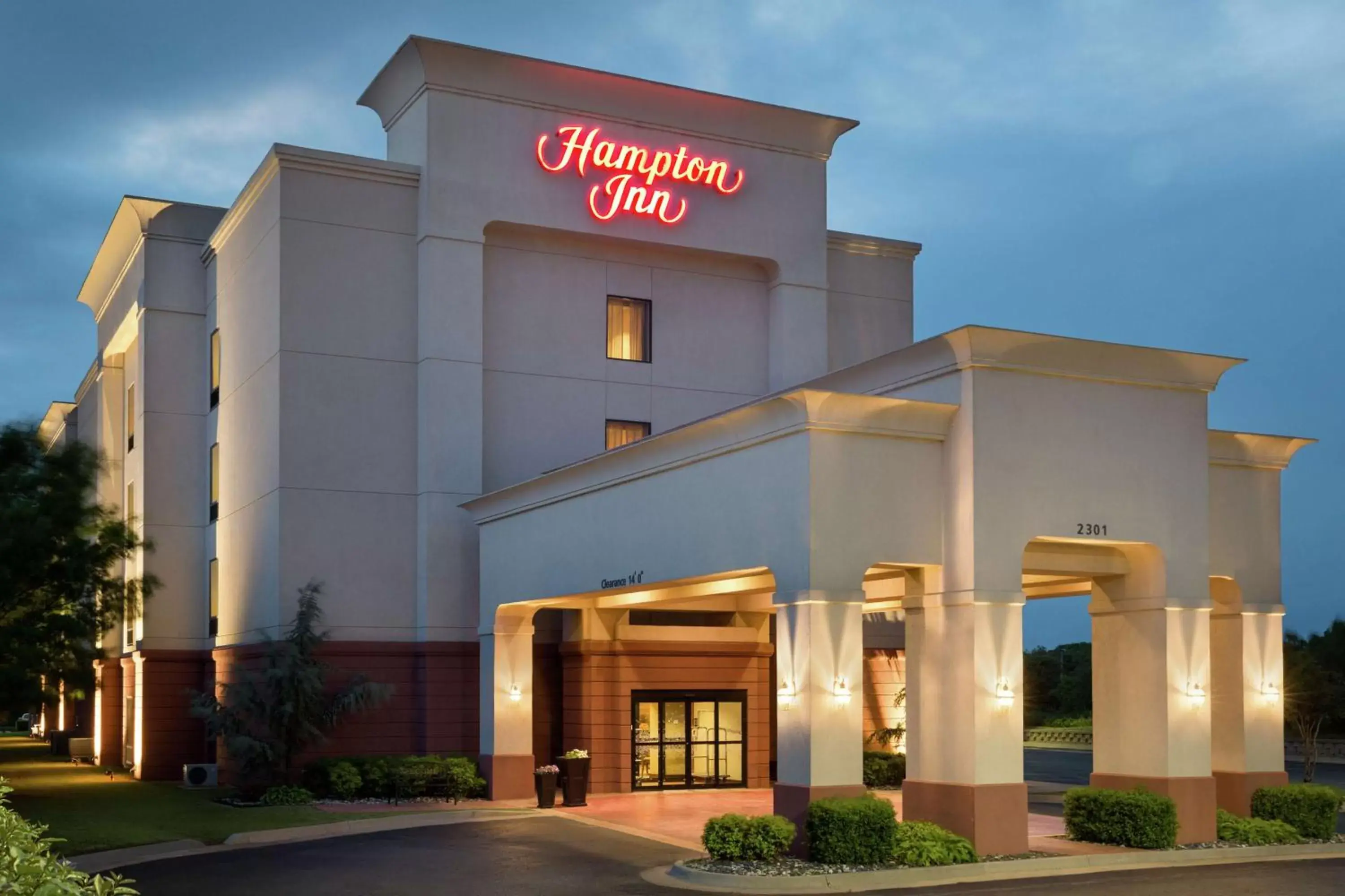 Property building in Hampton Inn Duncan Property building in Hampton Inn Duncan