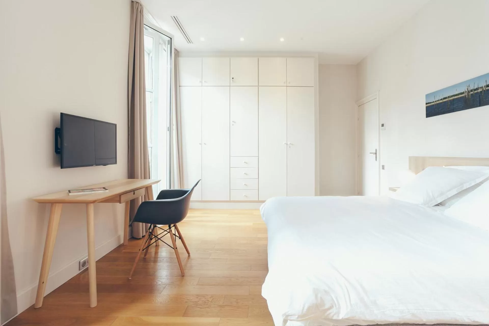 Day, Bed in Appartement T4 cours de l'intendance