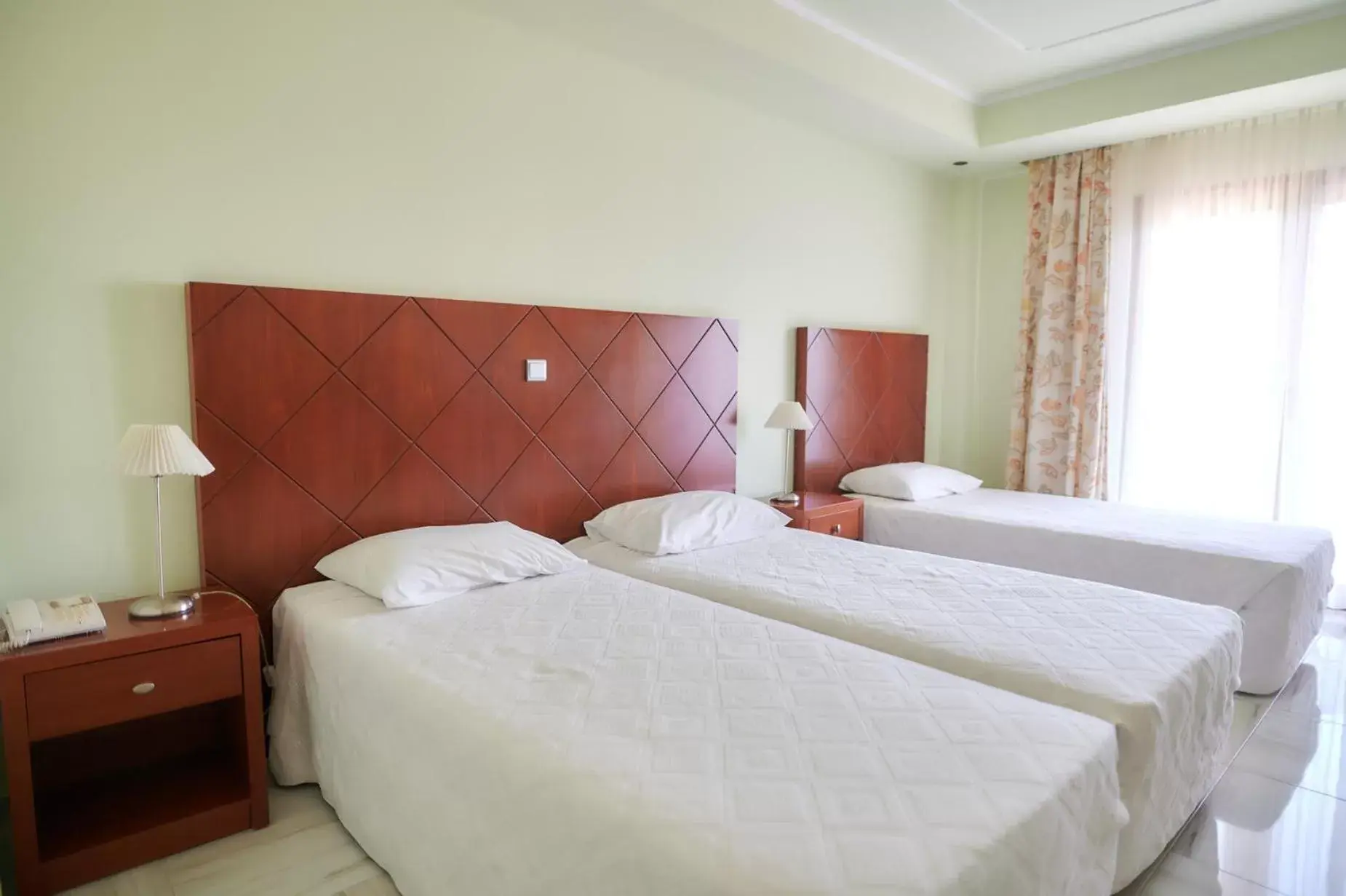 Bedroom, Bed in Nefeli Hotel