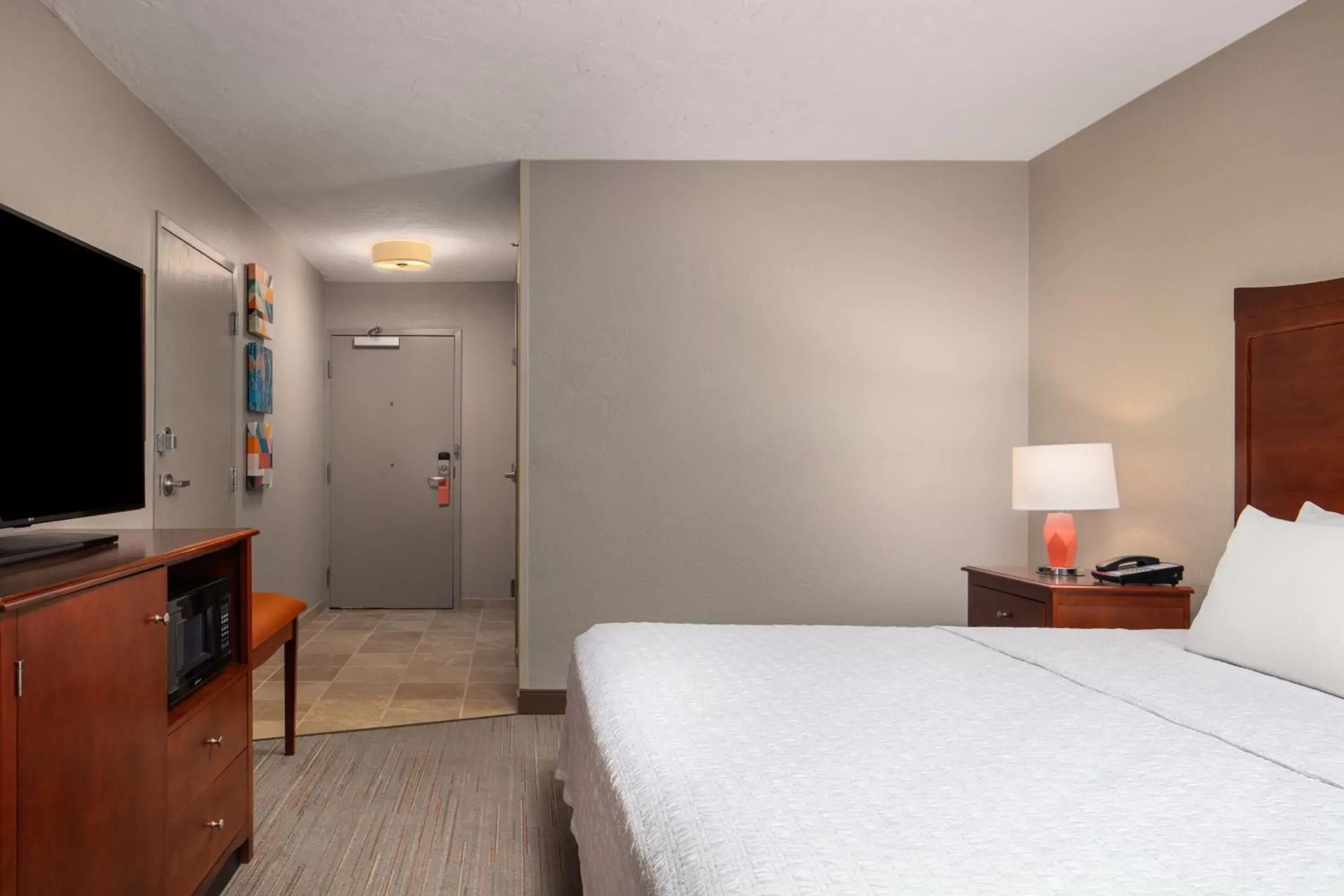 Bed in Hampton Inn & Suites El Paso-Airport