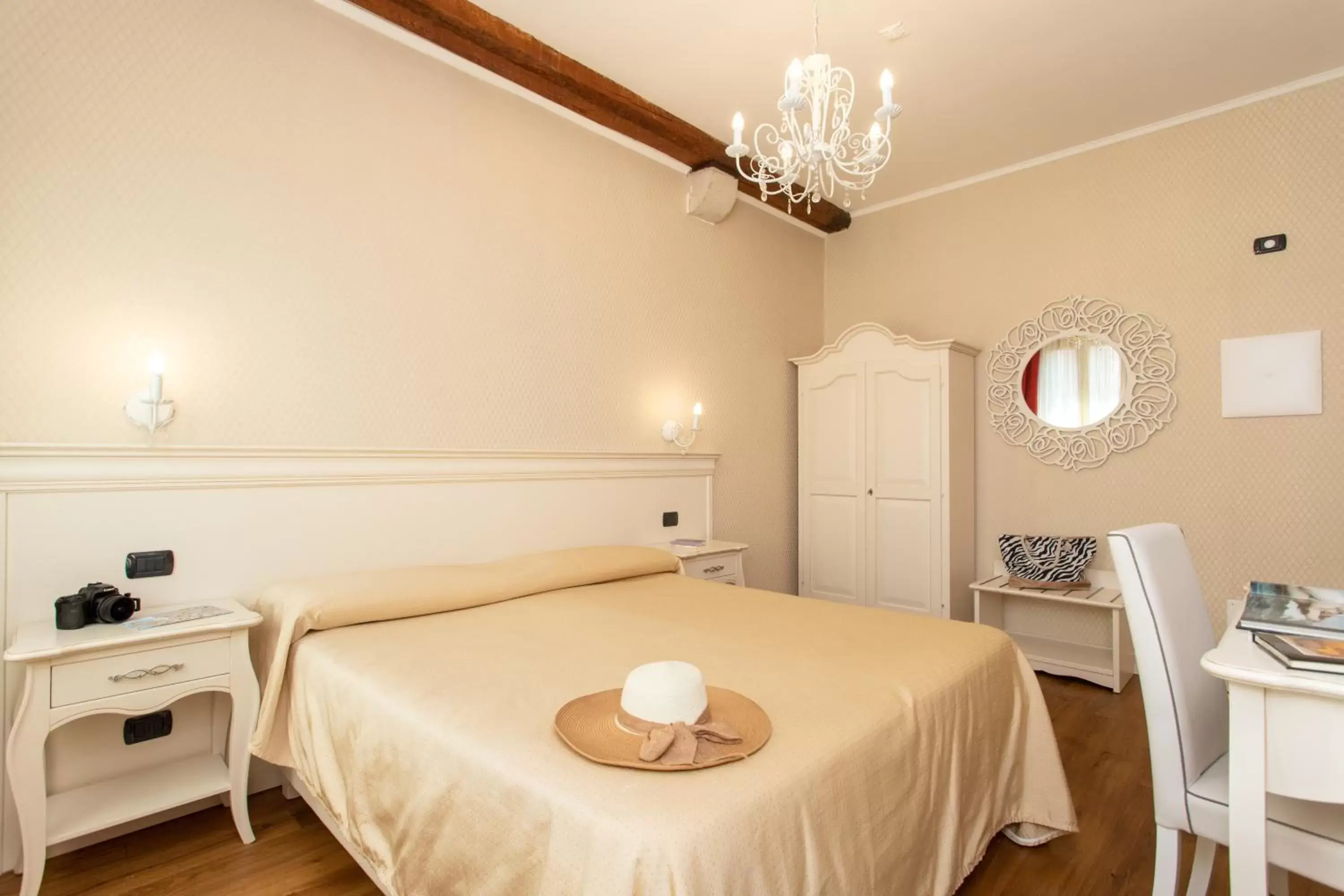 Bed in Charming Palace Santa Fosca