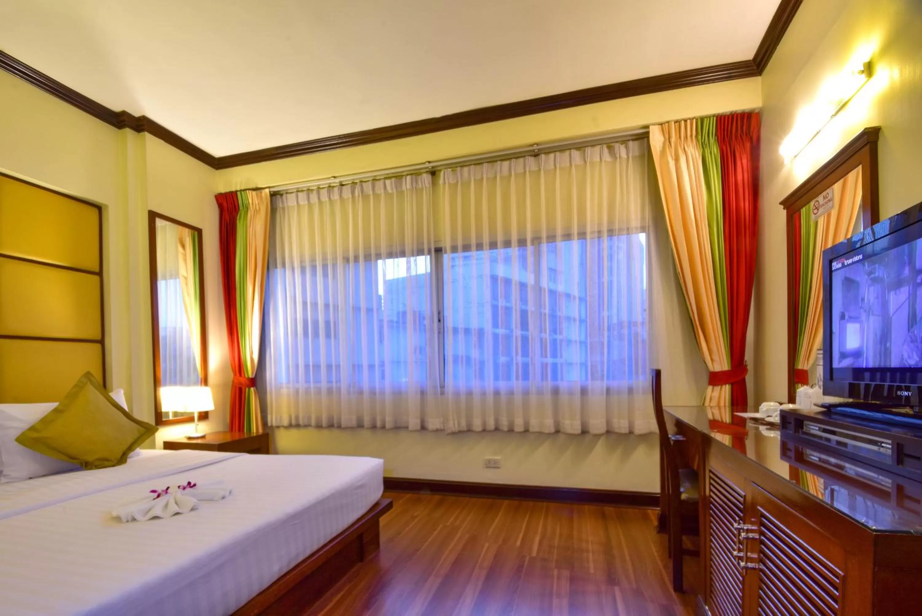 TV and multimedia, Bed in Grand Business Inn