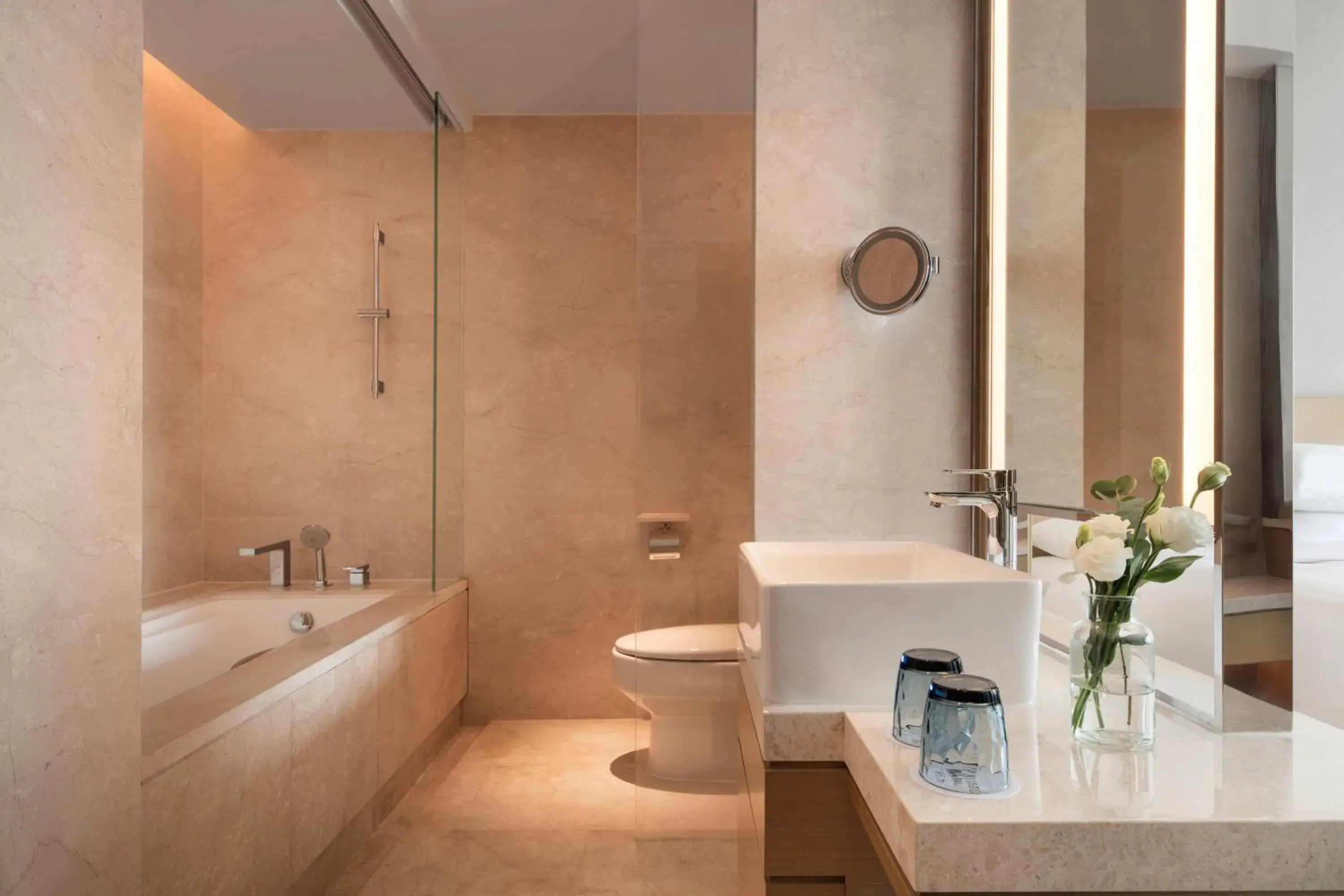 Bathroom in Courtyard by Marriott Shunde Longjiang, Near Lecong