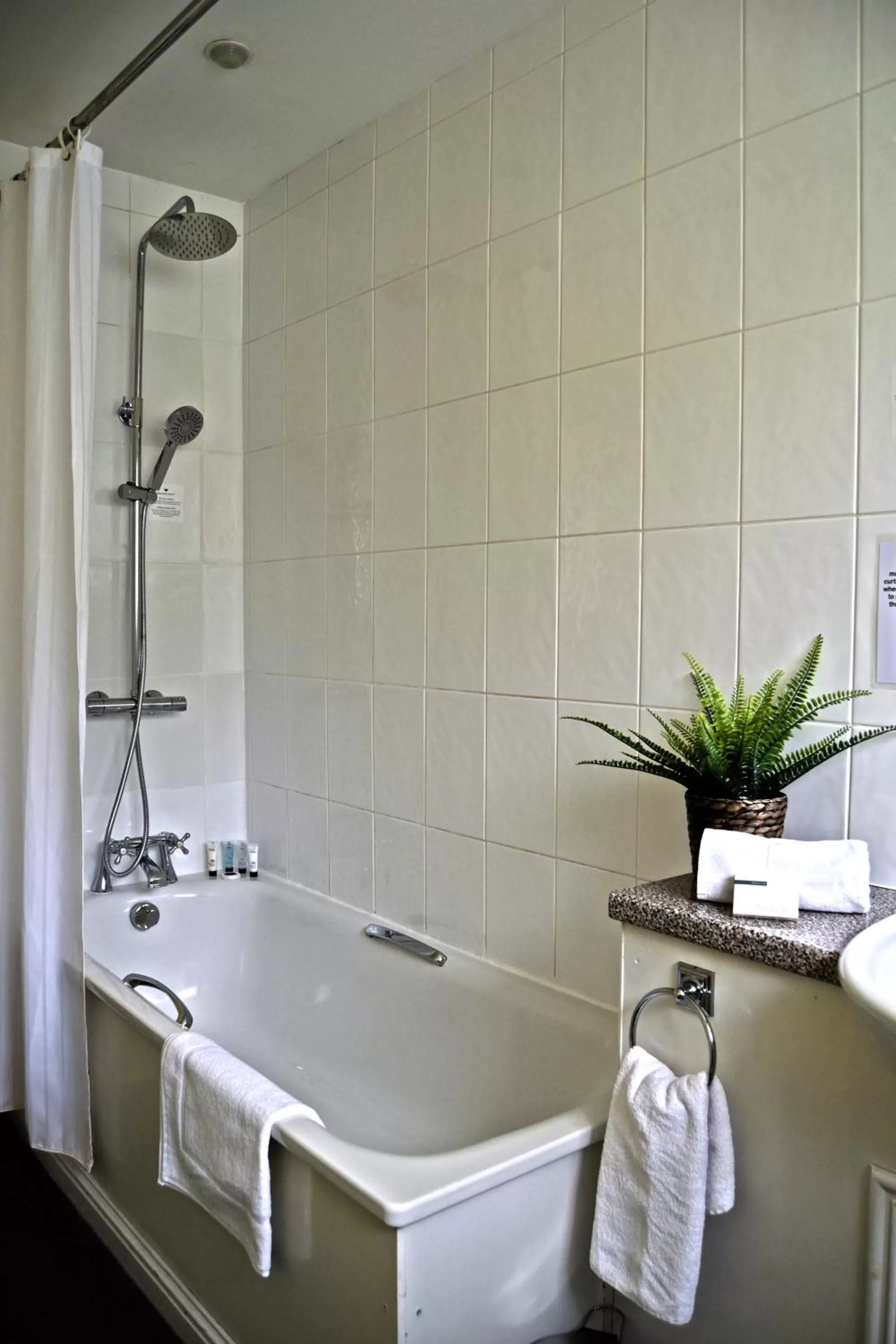 Shower in Bridge of Cally Hotel