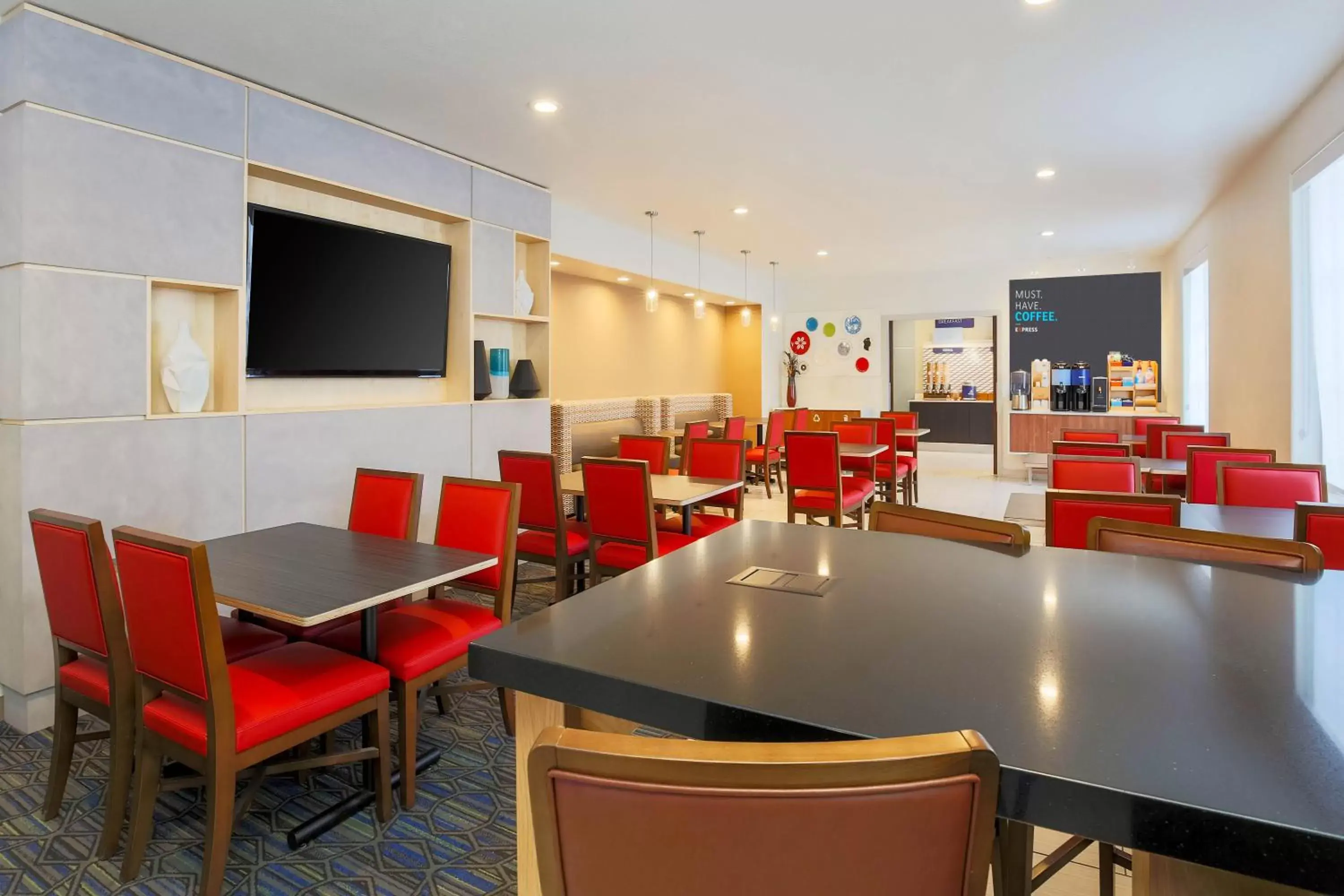 Breakfast, Restaurant/Places to Eat in Holiday Inn Express Lancaster, an IHG Hotel