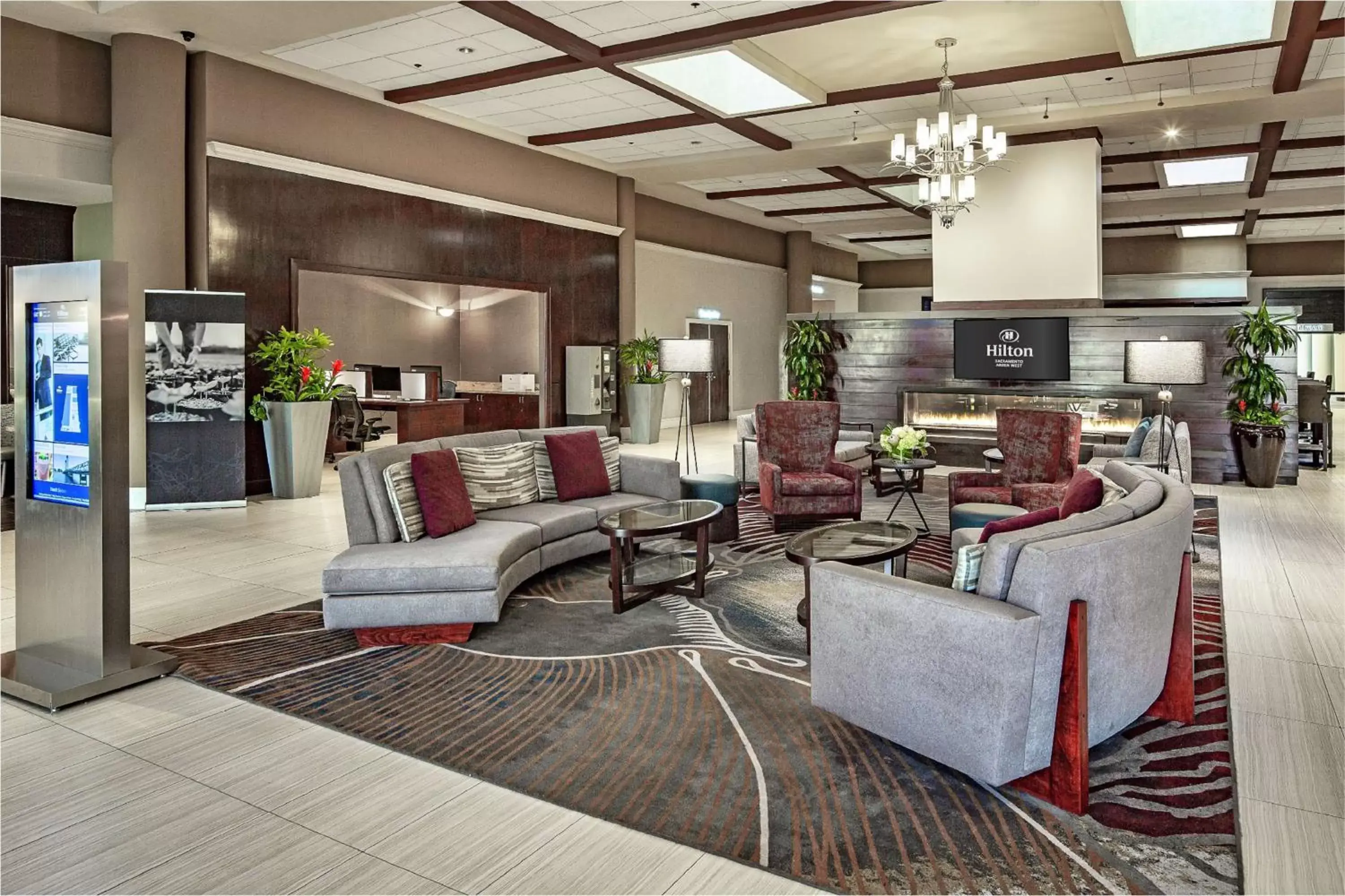 Lobby or reception in Hilton Sacramento Arden West