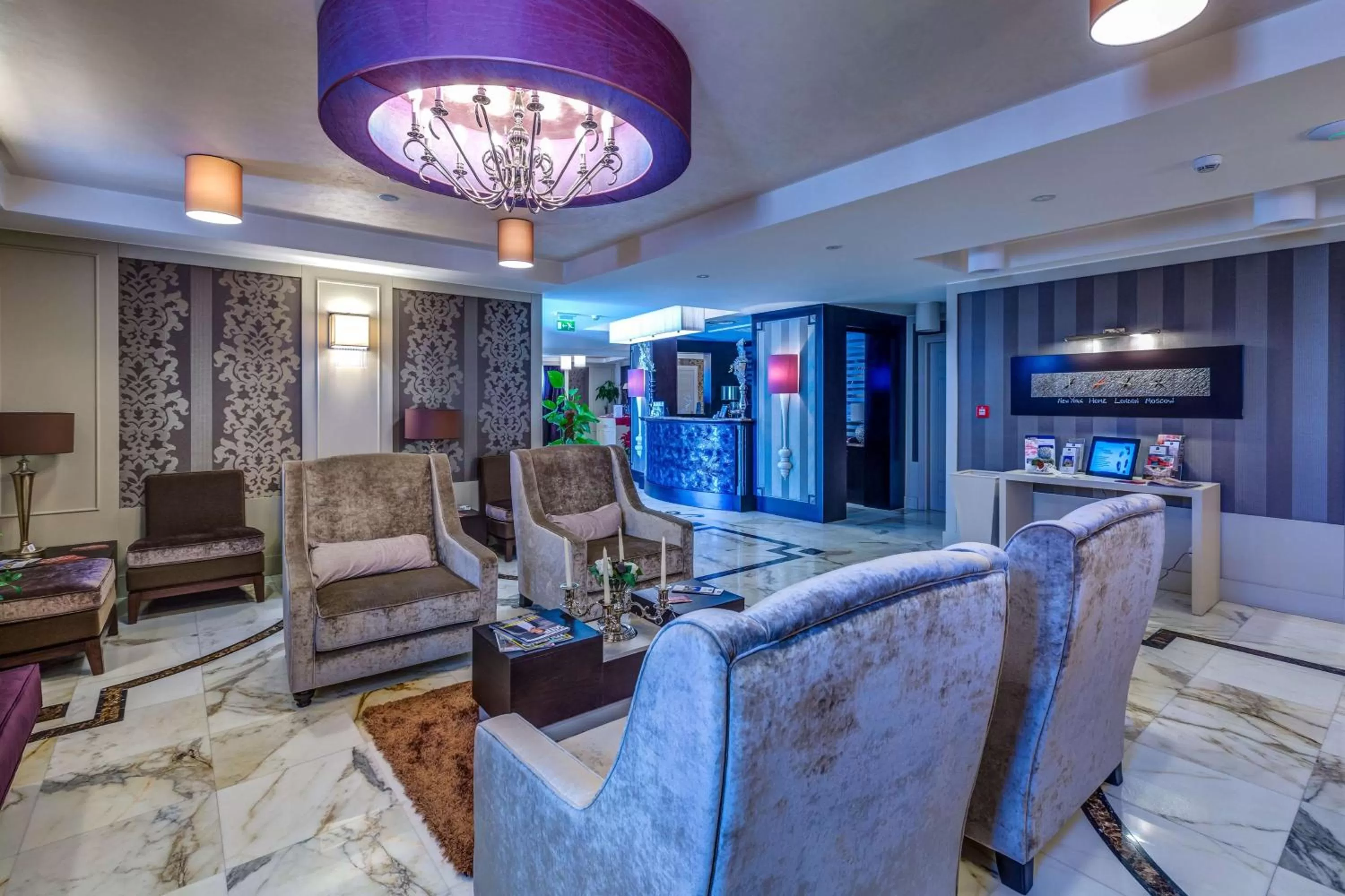 Lobby or reception in Best Western Plus Hotel Perla Del Porto