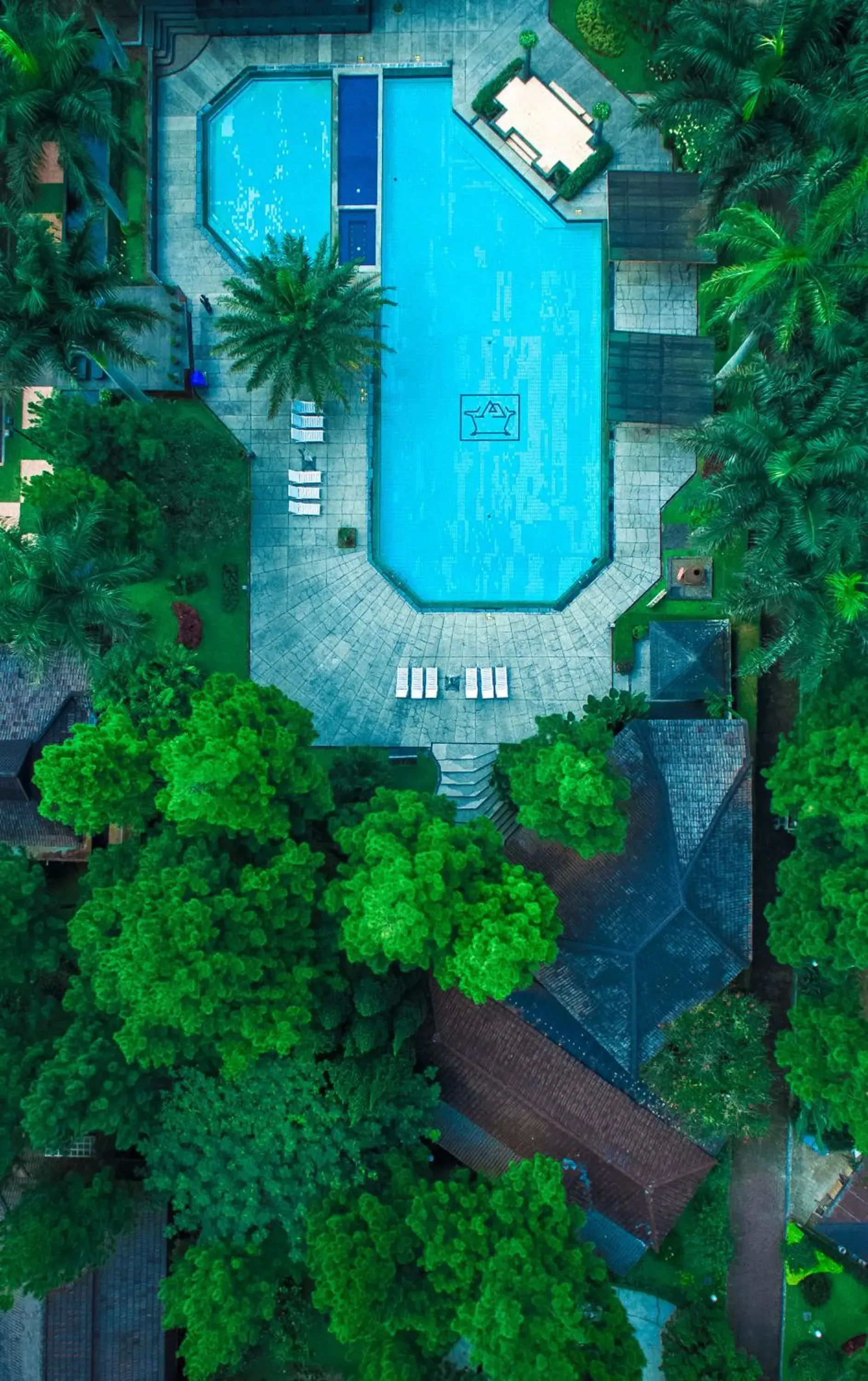 Swimming pool, Bird's-eye View in Puteri Gunung Hotel
