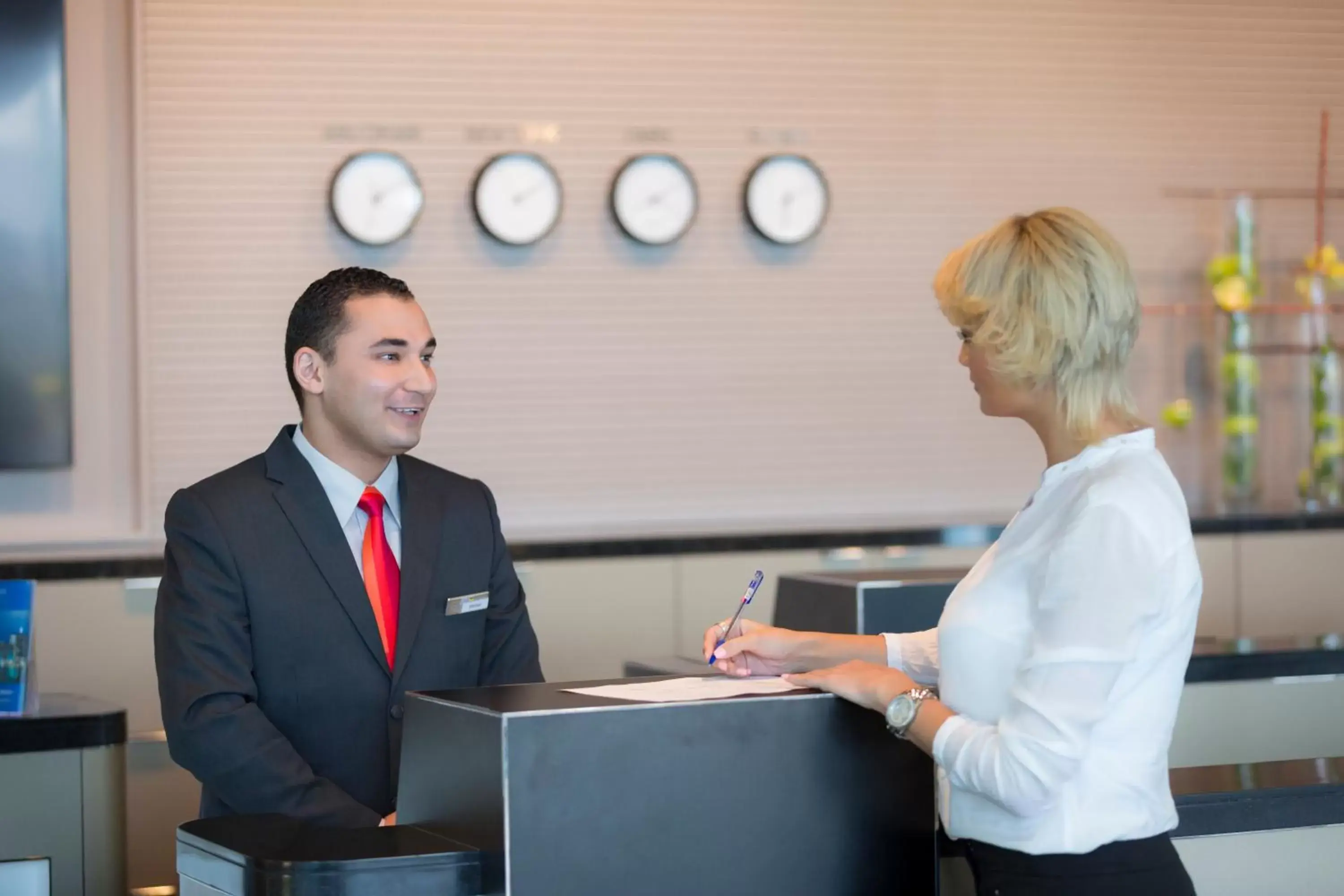 Lobby or reception in Novotel Abu Dhabi Al Bustan