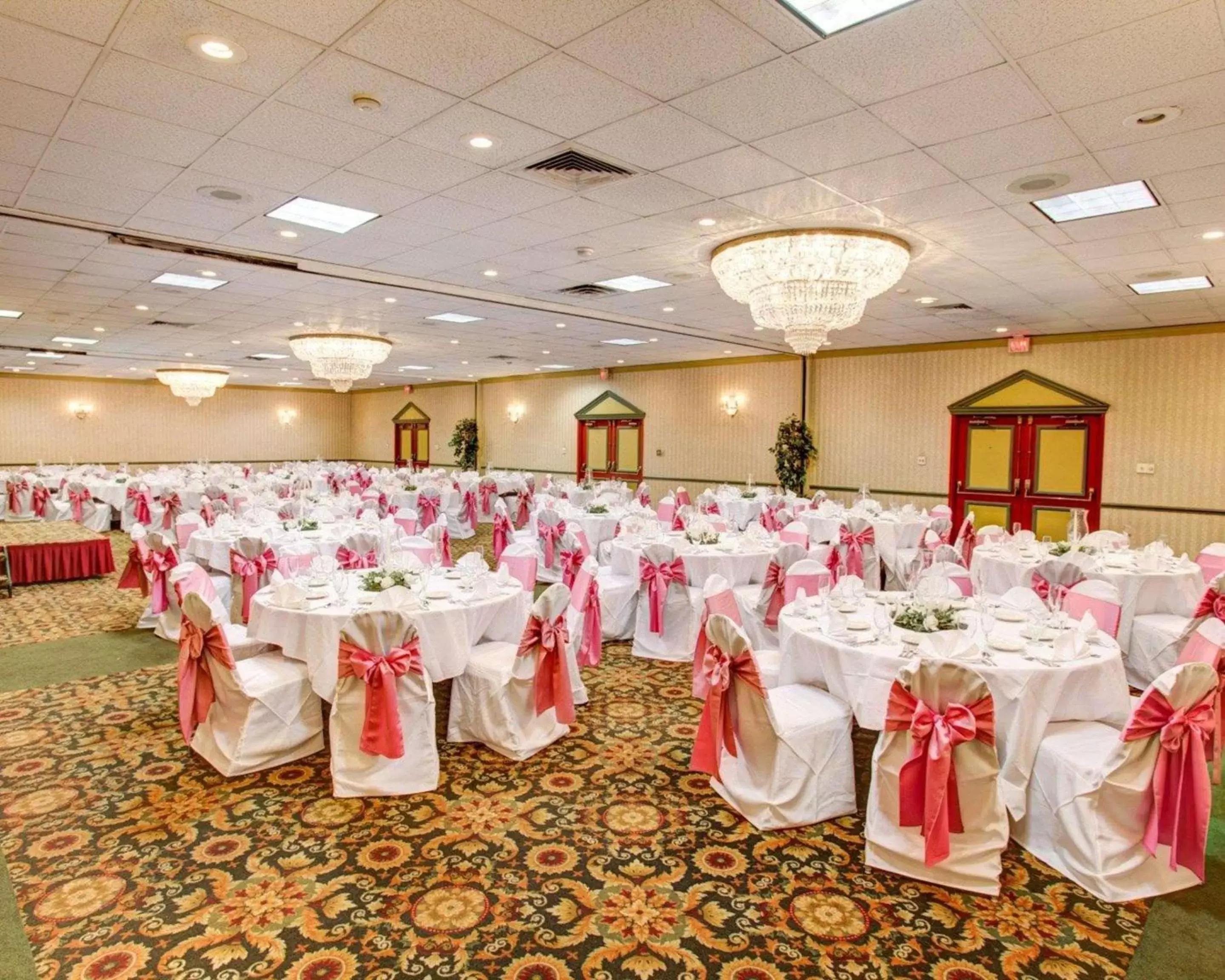 On site, Banquet Facilities in Comfort Inn Conference Center Pittsburgh