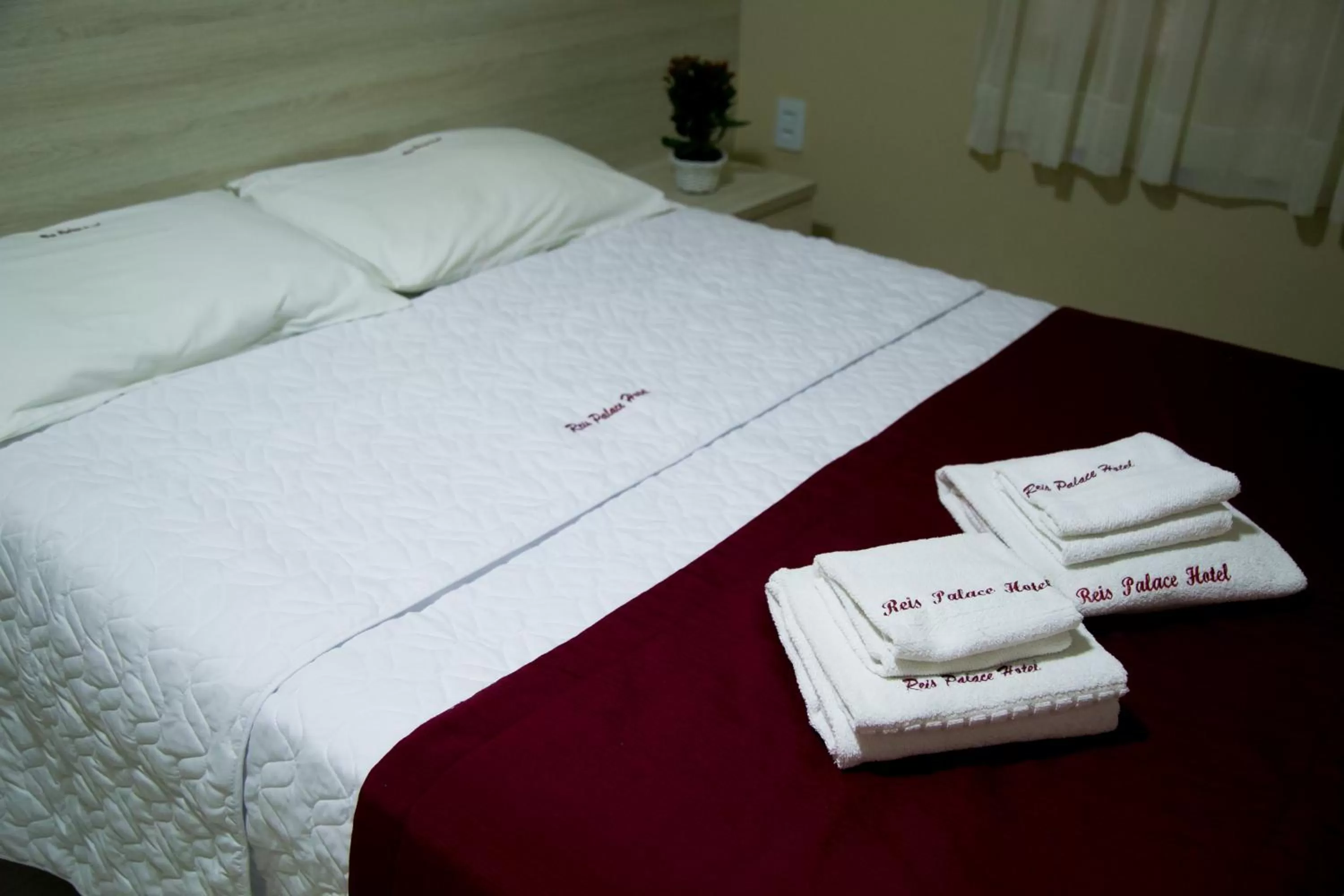 Decorative detail, Bed in Reis Palace Hotel