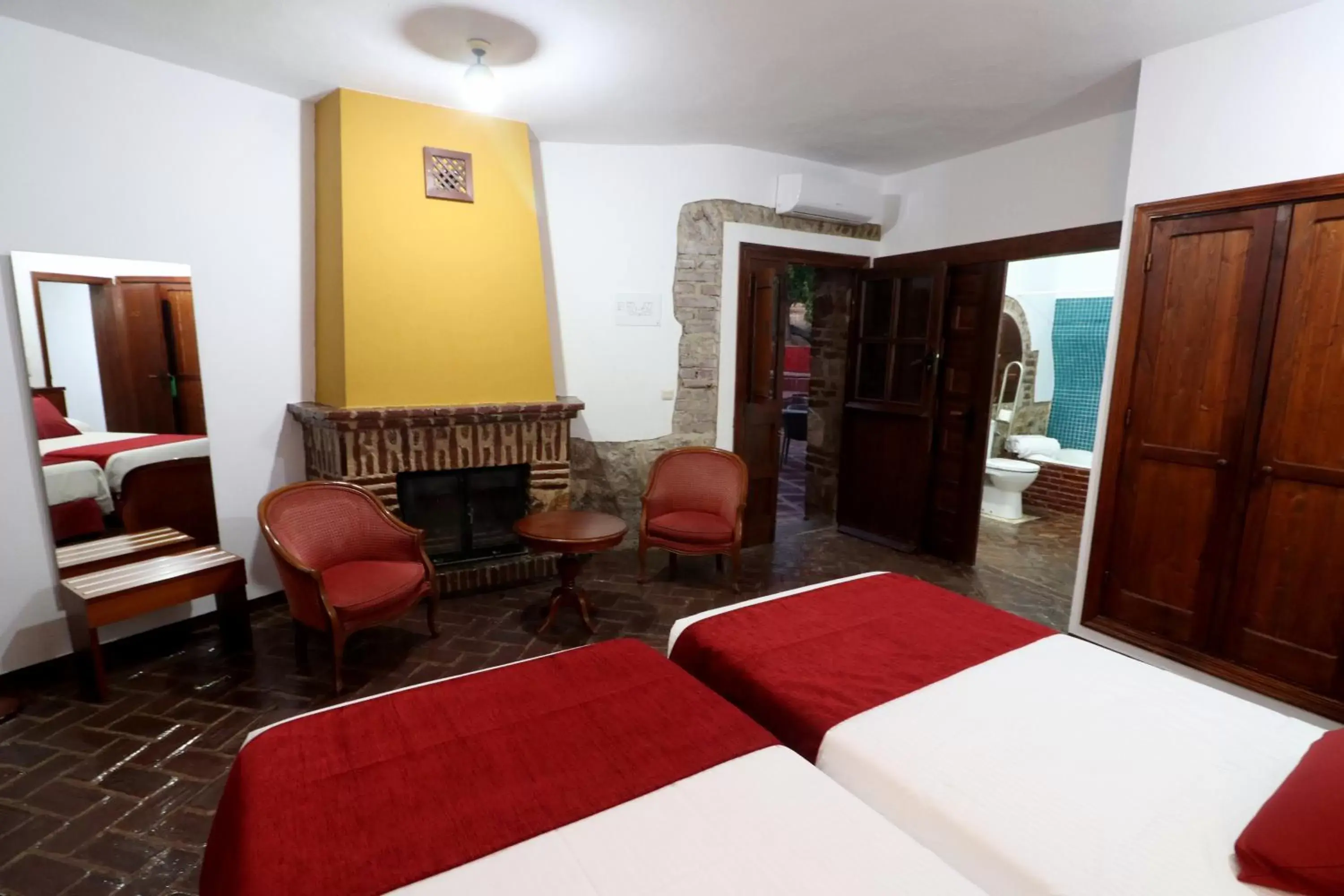 Bedroom, Seating Area in Hotel Monasterio de Rocamador