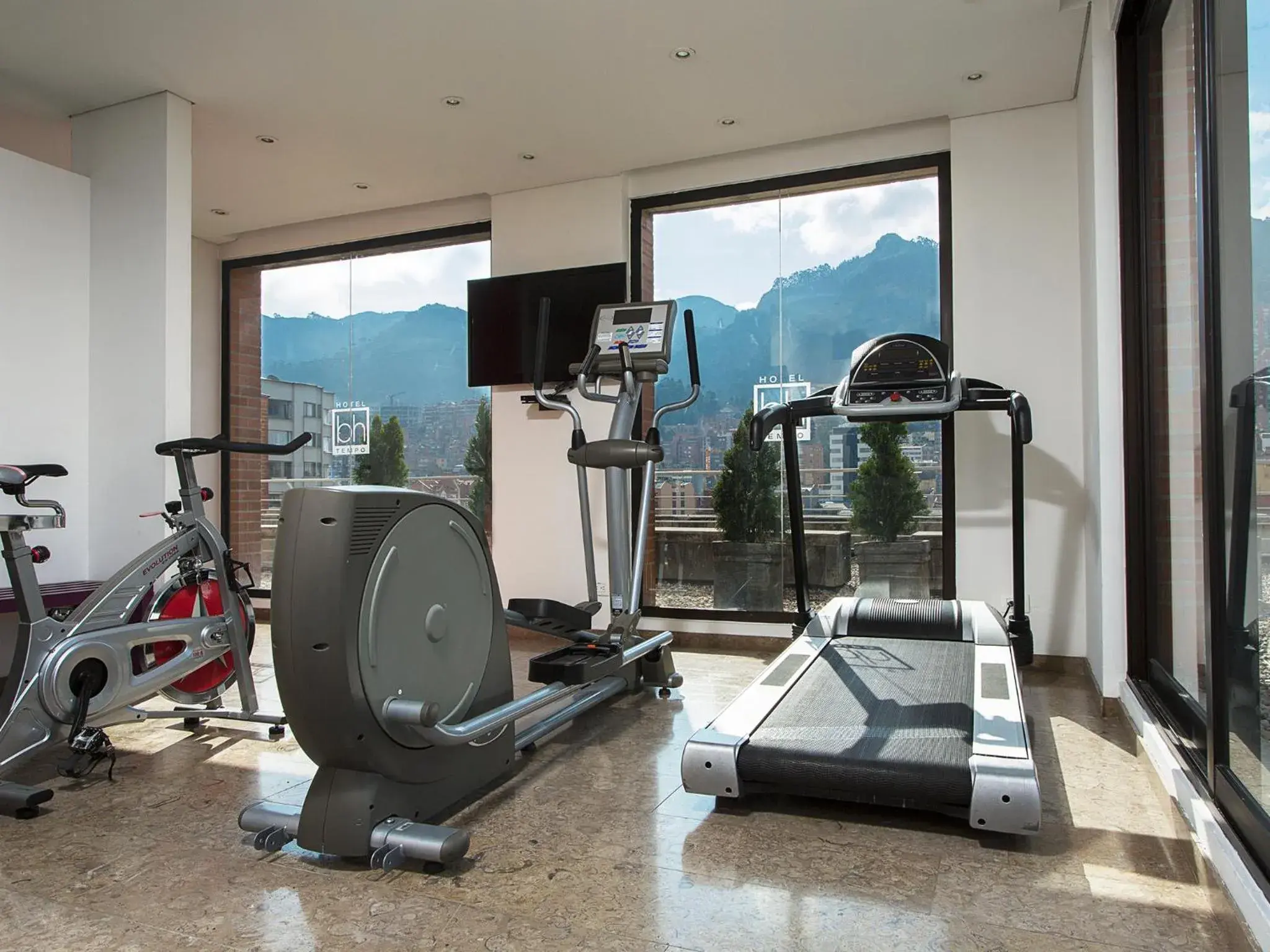 Fitness centre/facilities in Mercure Bogota BH Zona Financiera Fitness centre/facilities in Mercure Bogota BH Zona Financiera