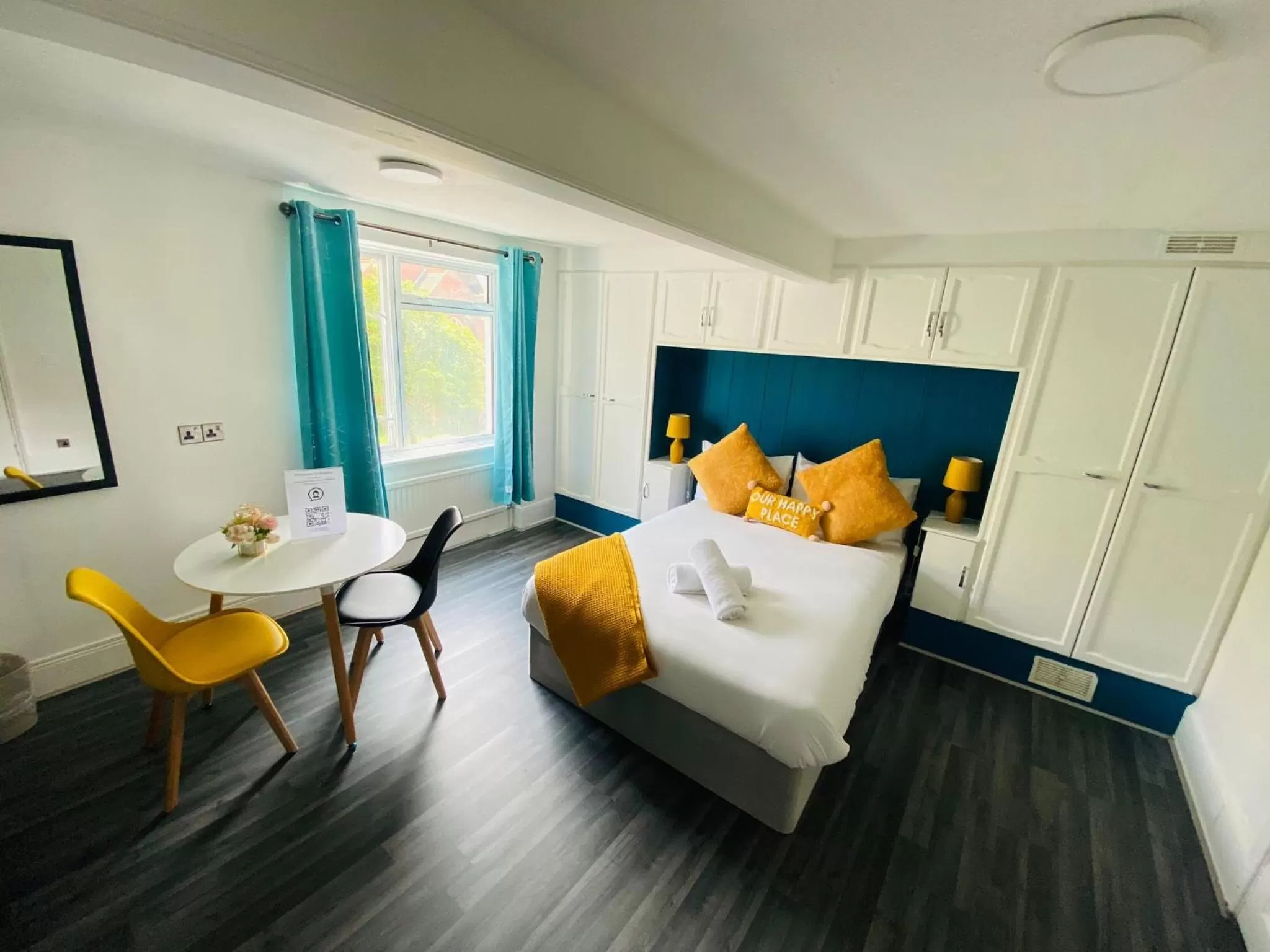 Bedroom in Avalon Hotel